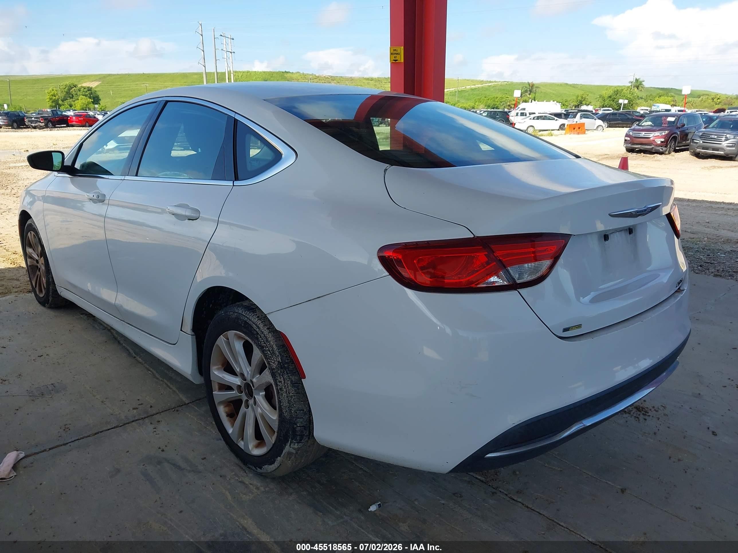 2015 Chrysler 200 Limited White vin: 1C3CCCAB5FN630599