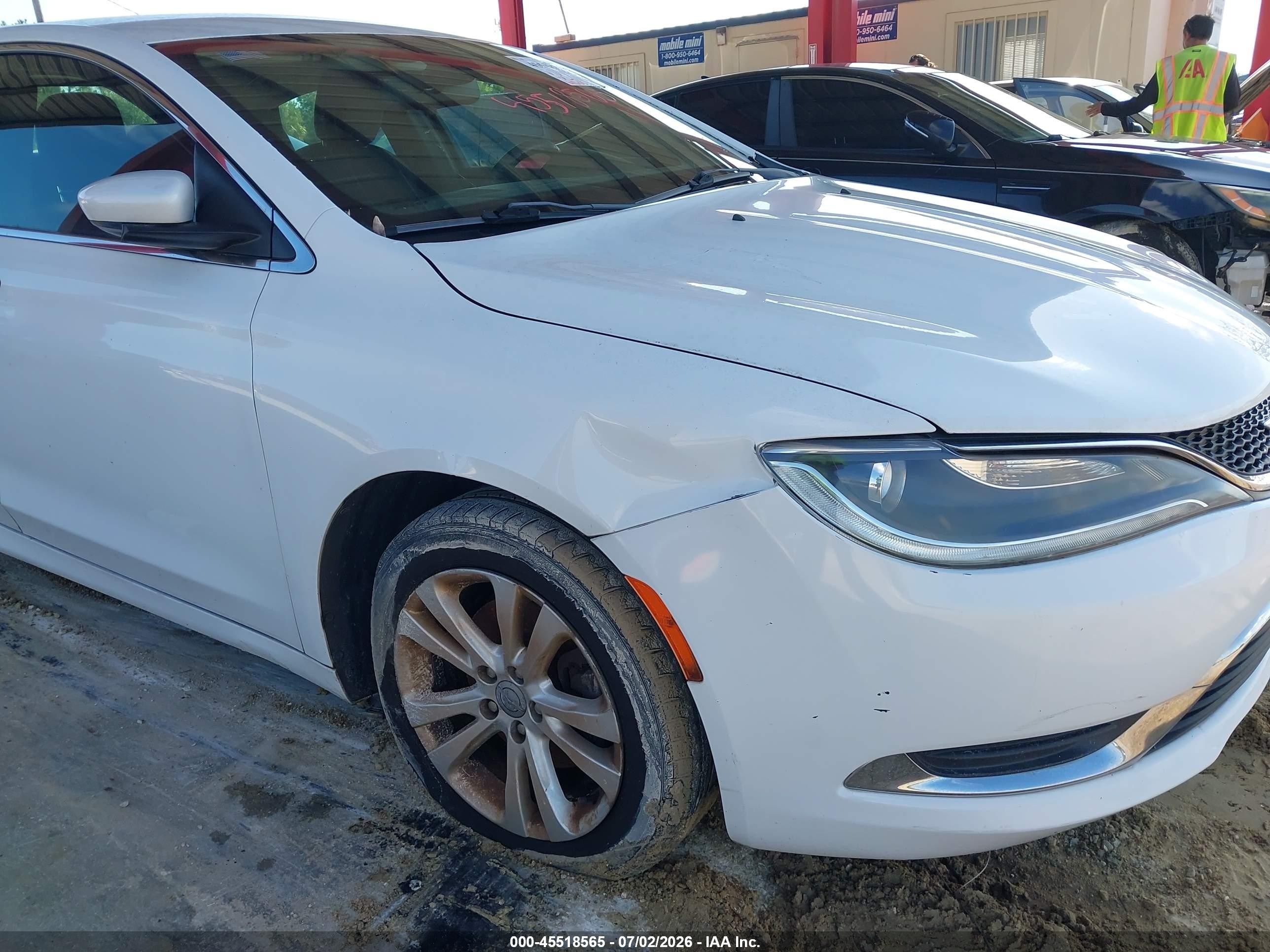2015 Chrysler 200 Limited White vin: 1C3CCCAB5FN630599