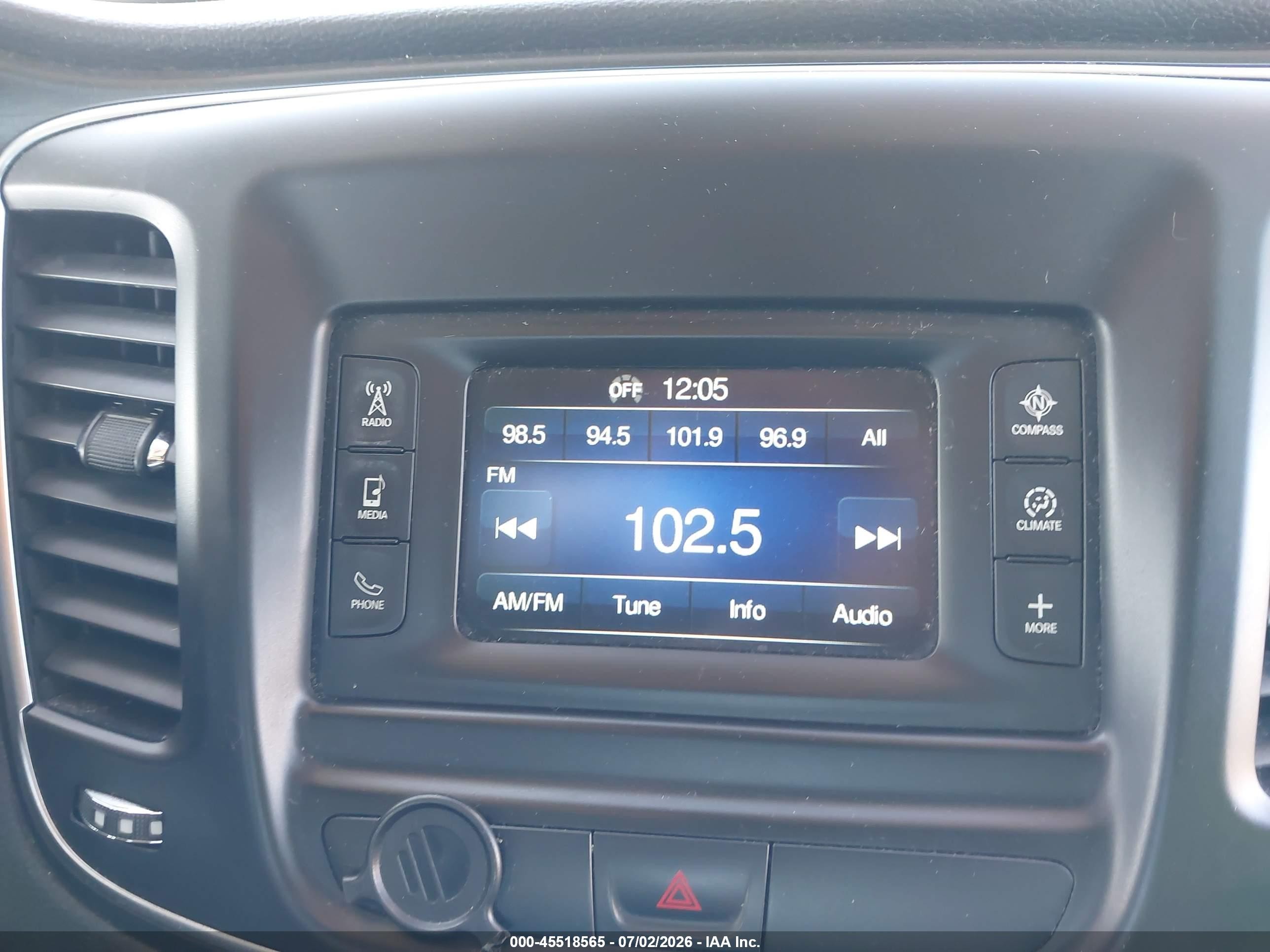 2015 Chrysler 200 Limited White vin: 1C3CCCAB5FN630599