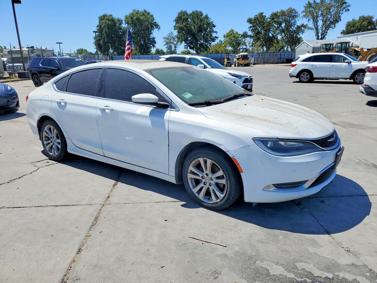 2015 Chrysler 200 Limited Белый vin: 1C3CCCAB5FN672531