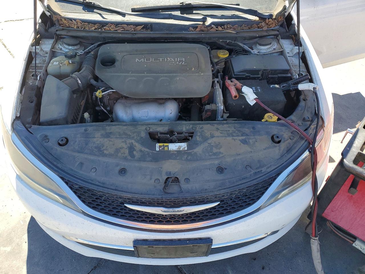 2015 Chrysler 200 Limited Белый vin: 1C3CCCAB5FN672531