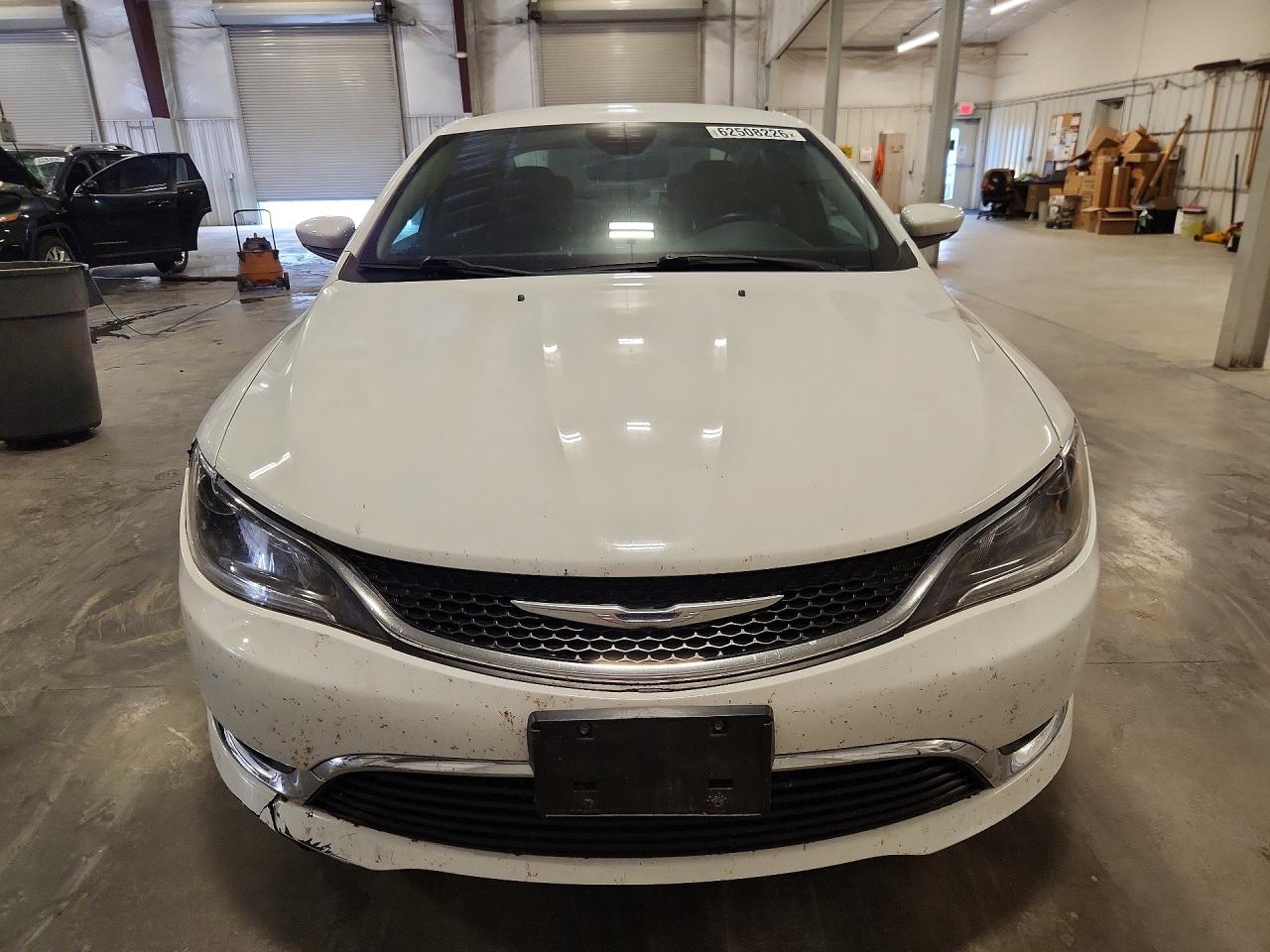 2015 Chrysler 200 Limited Белый vin: 1C3CCCAB5FN689460