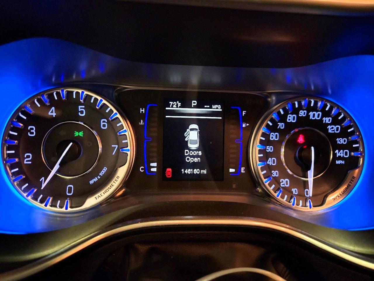 2015 Chrysler 200 Limited Белый vin: 1C3CCCAB5FN689460