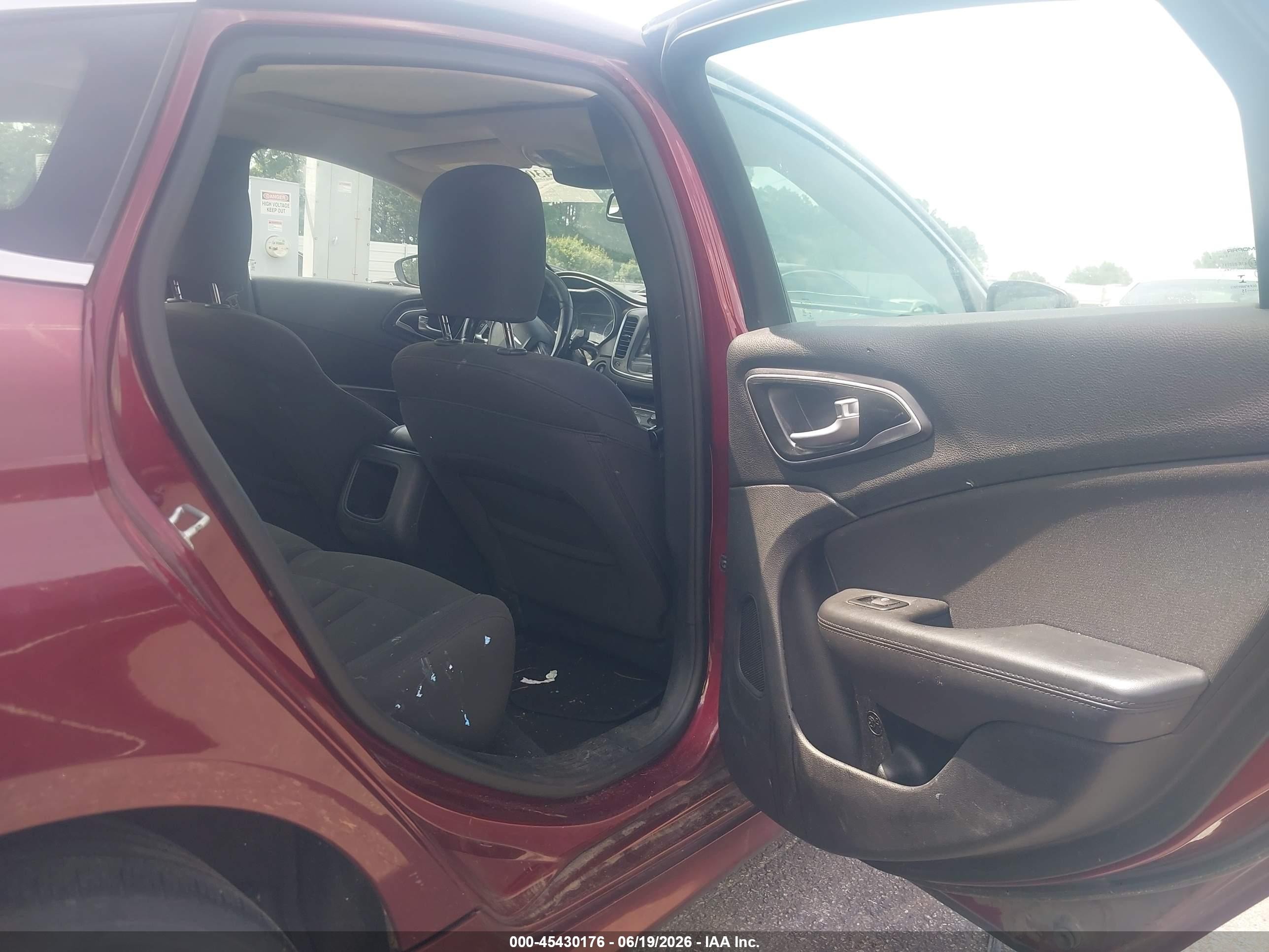 2015 Chrysler 200 Limited Maroon vin: 1C3CCCAB5FN713773