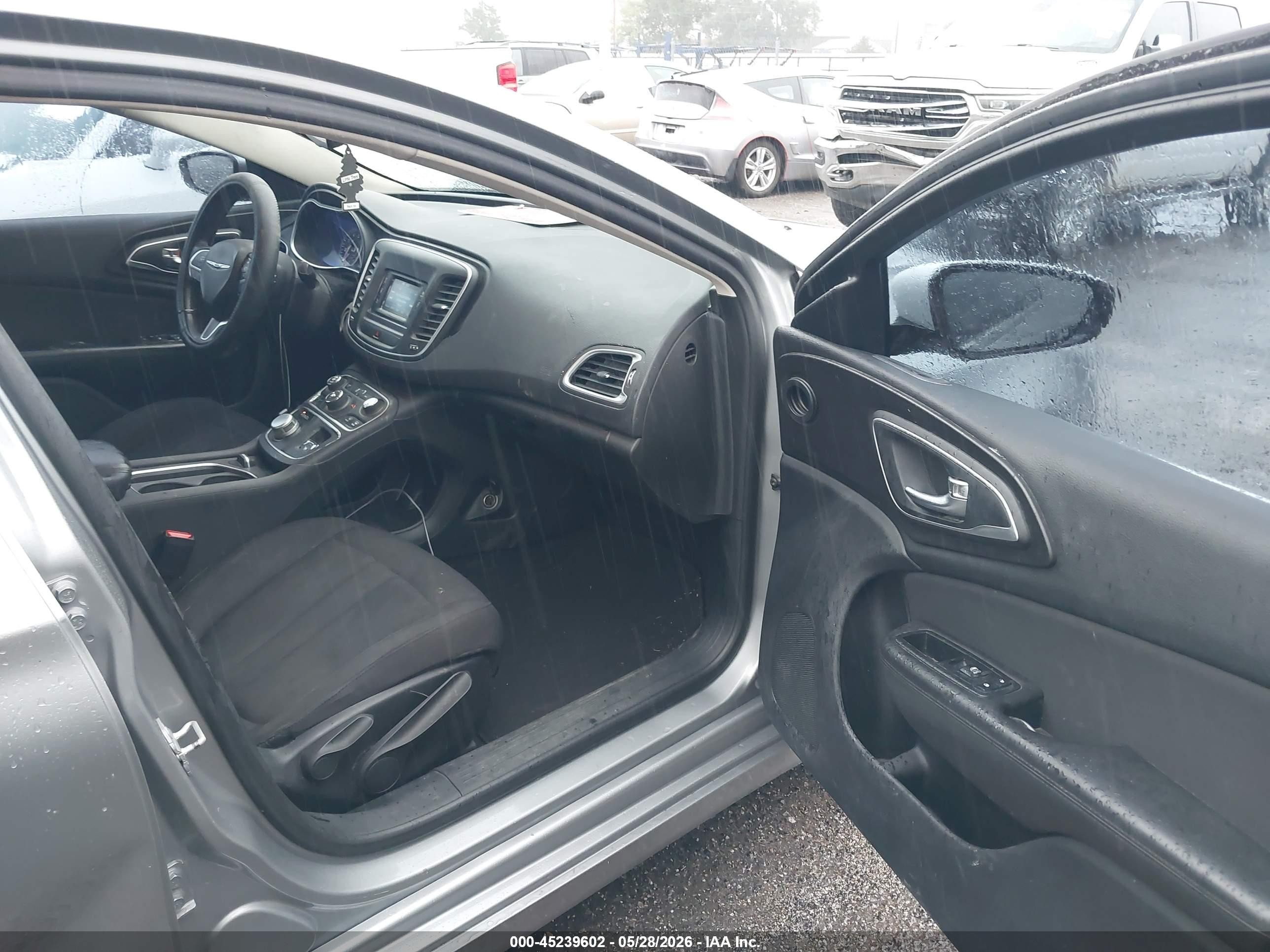 2015 Chrysler 200 Limited Silver vin: 1C3CCCAB6FN529748