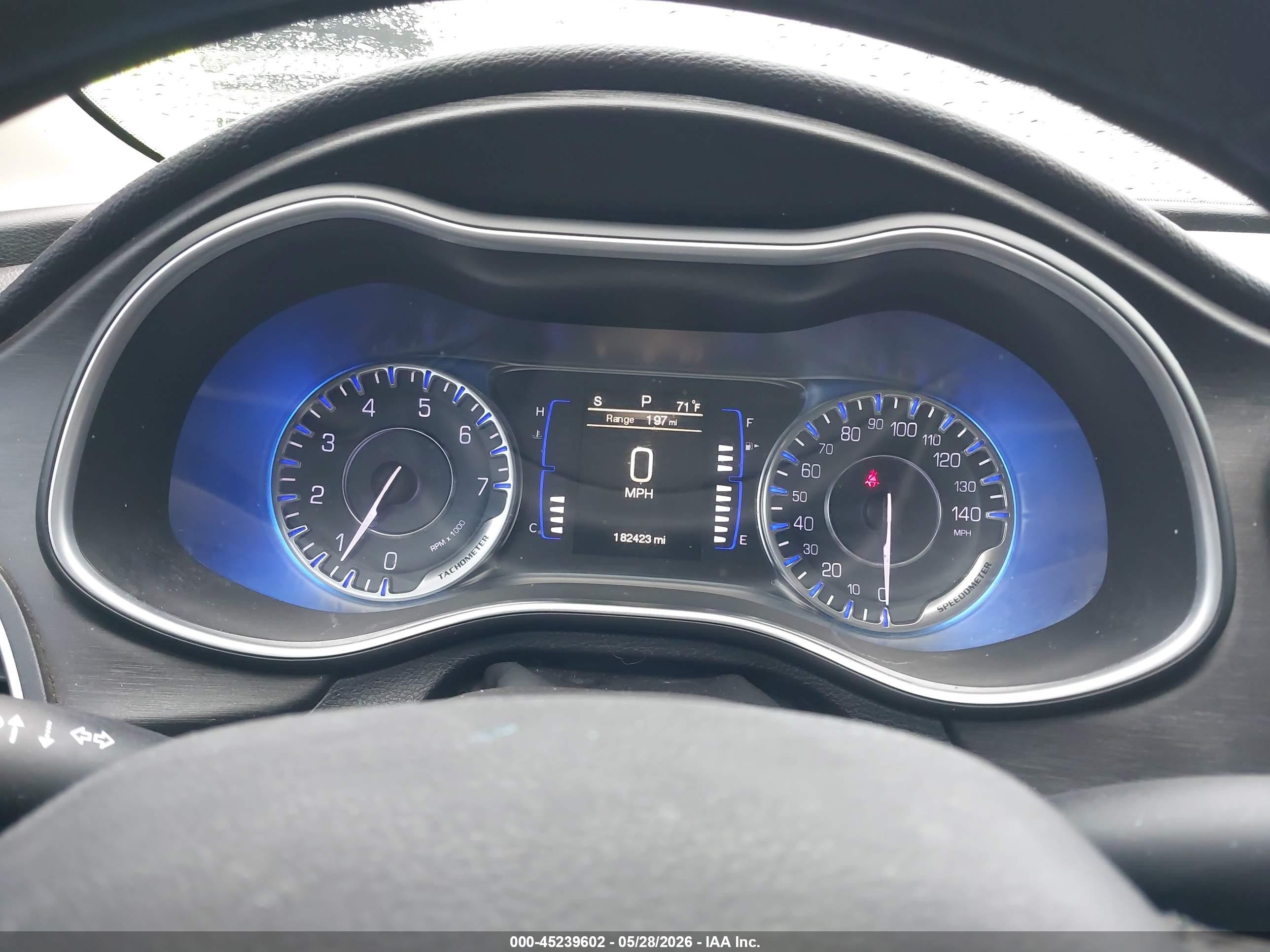 2015 Chrysler 200 Limited Silver vin: 1C3CCCAB6FN529748