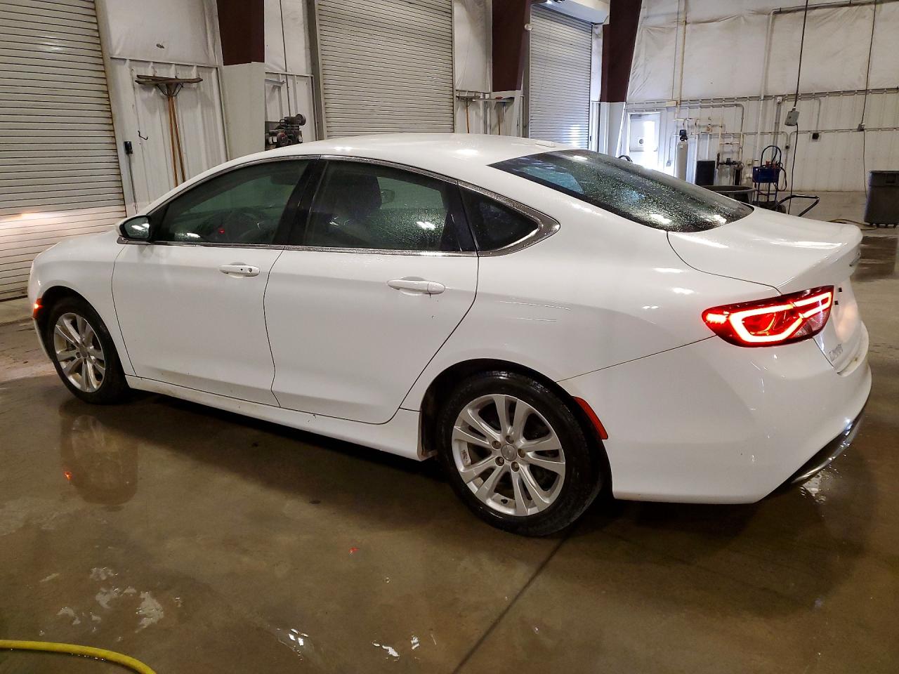 2015 Chrysler 200 Limited White vin: 1C3CCCAB6FN562197