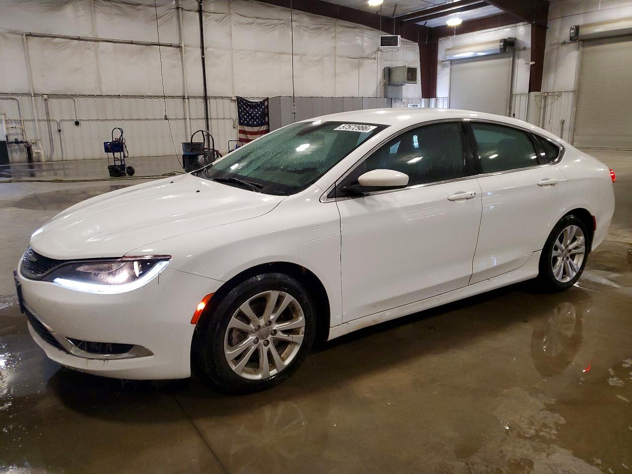 2015 Chrysler 200 Limited White vin: 1C3CCCAB6FN562197