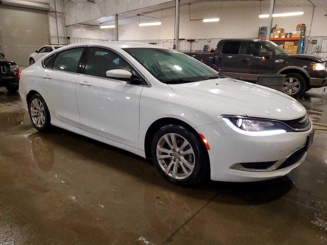 2015 Chrysler 200 Limited White vin: 1C3CCCAB6FN562197