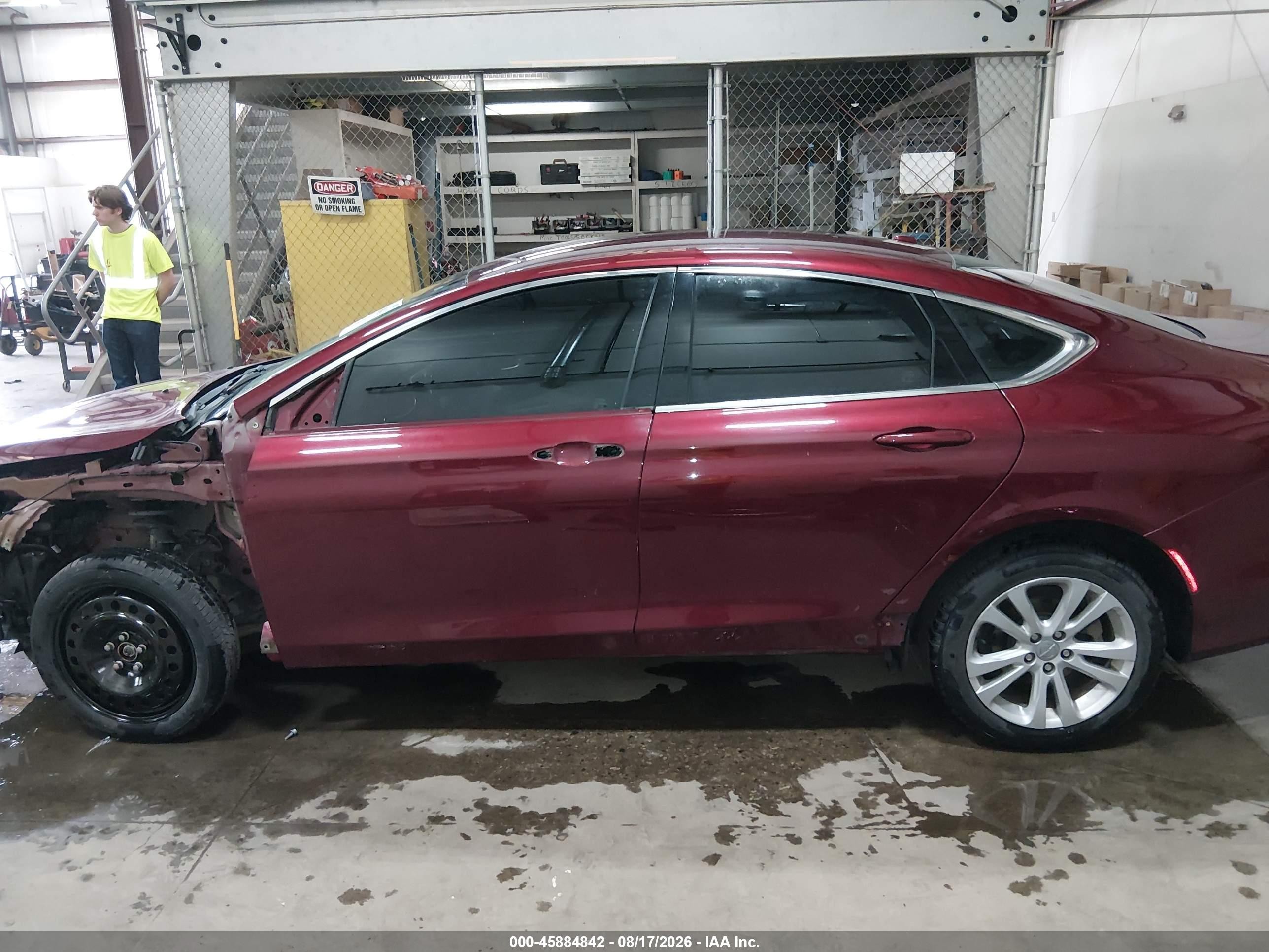 2015 Chrysler 200 Limited Red vin: 1C3CCCAB6FN563933
