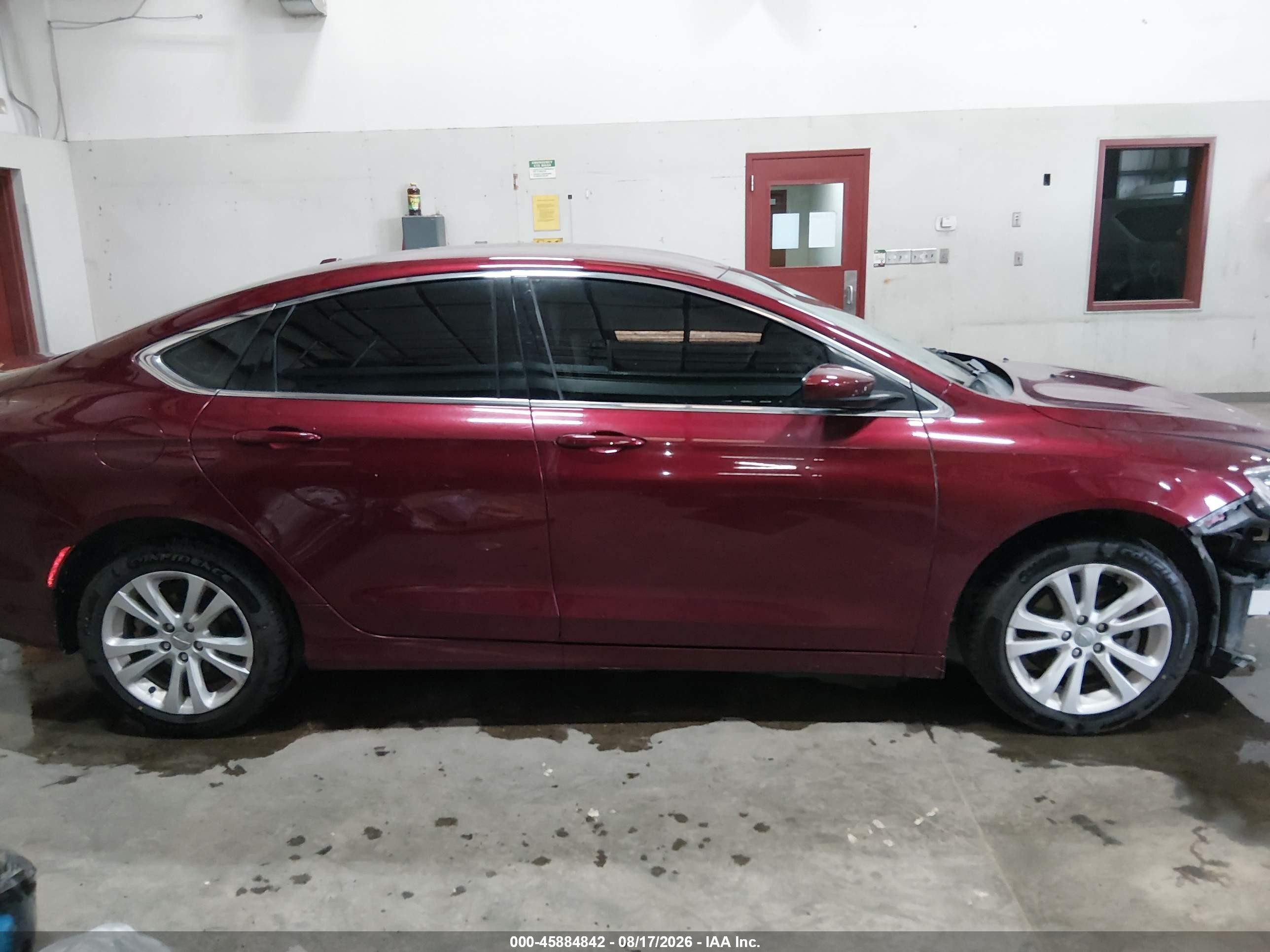 2015 Chrysler 200 Limited Red vin: 1C3CCCAB6FN563933