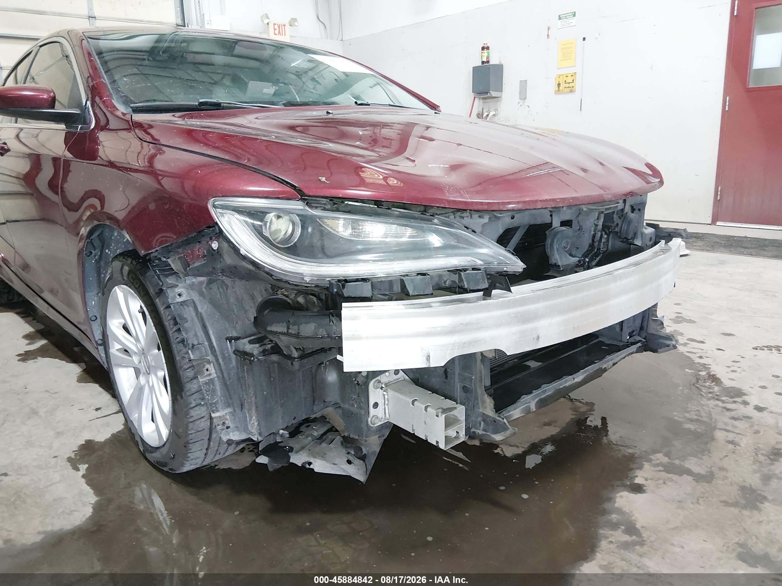 2015 Chrysler 200 Limited Red vin: 1C3CCCAB6FN563933