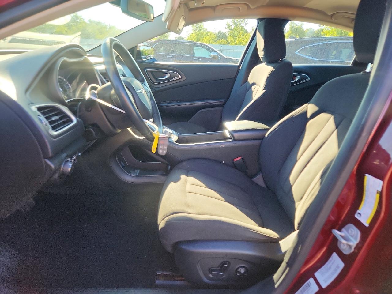 2015 Chrysler 200 Limited Burgundy vin: 1C3CCCAB6FN582143