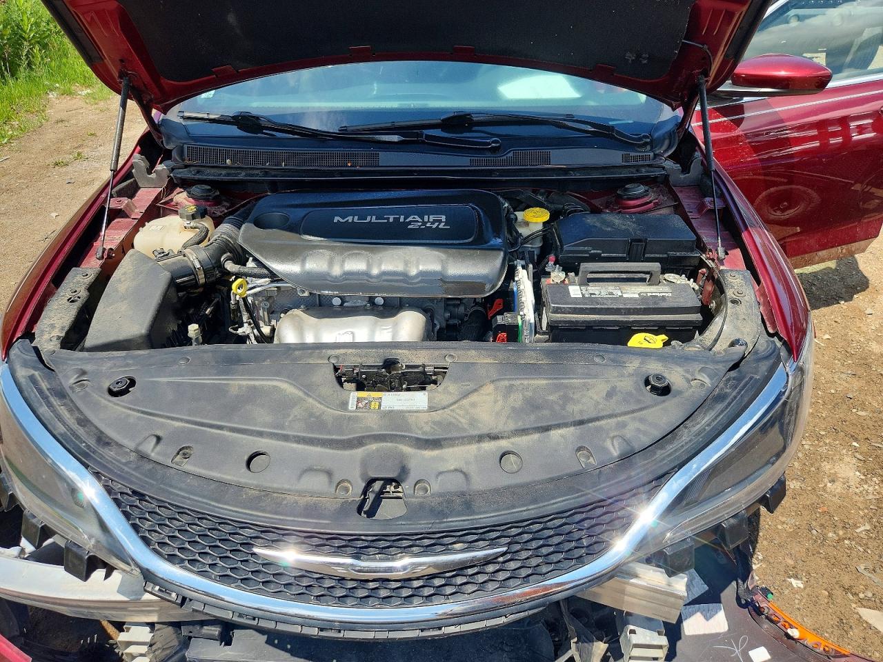 2015 Chrysler 200 Limited Burgundy vin: 1C3CCCAB6FN626027