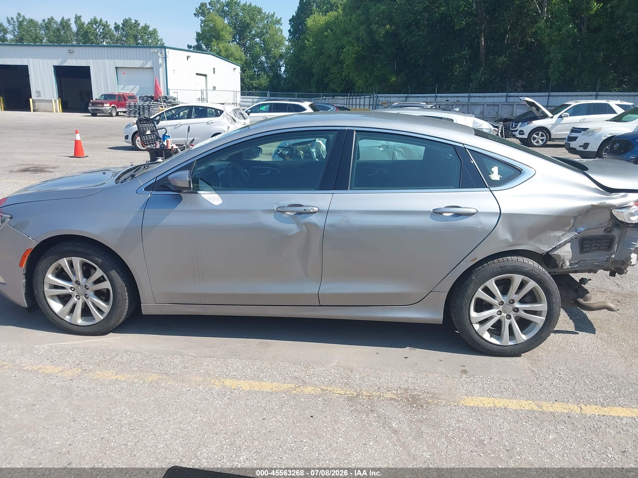 2015 Chrysler 200 Limited Silver vin: 1C3CCCAB6FN641336