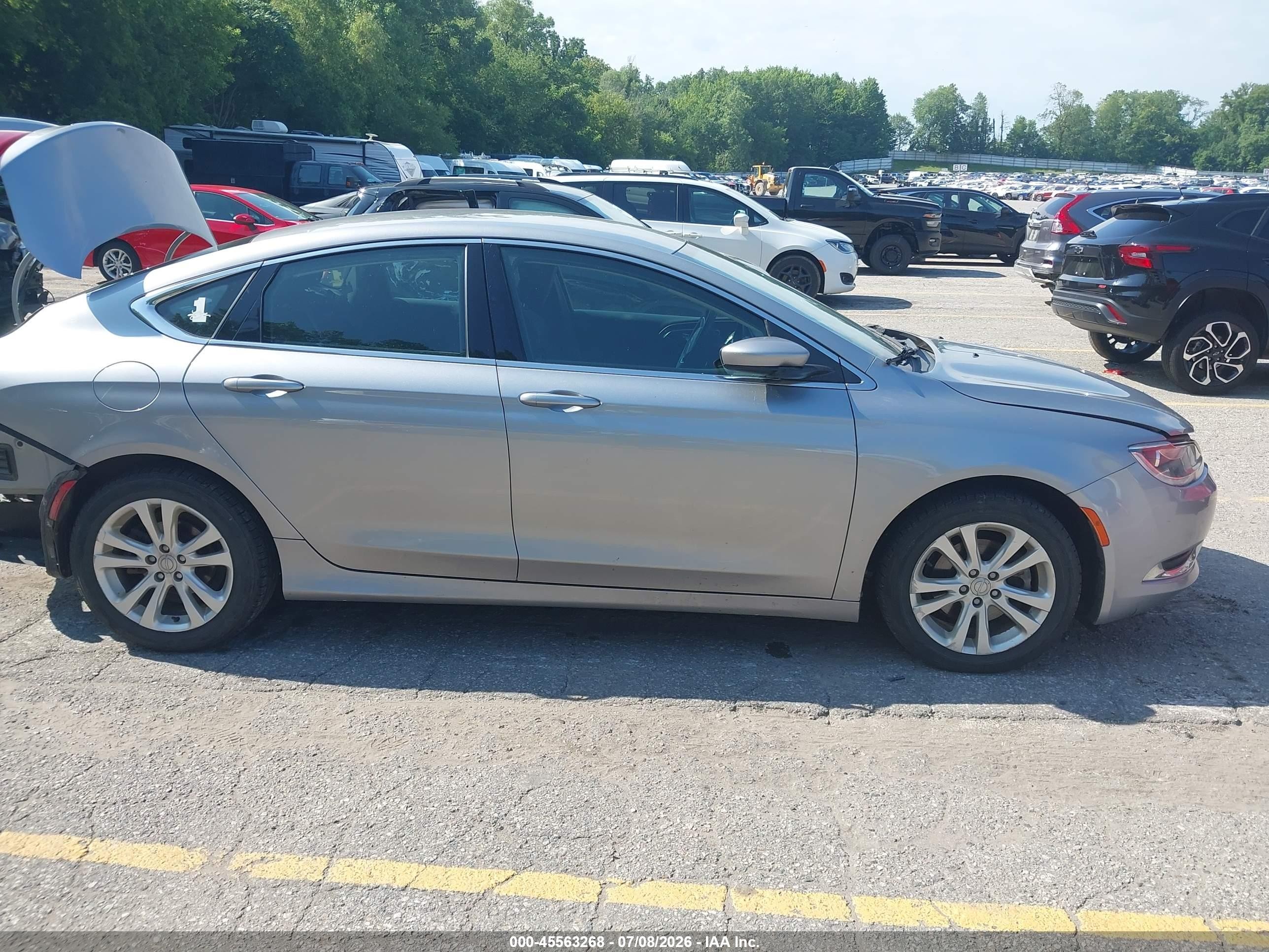 2015 Chrysler 200 Limited Silver vin: 1C3CCCAB6FN641336