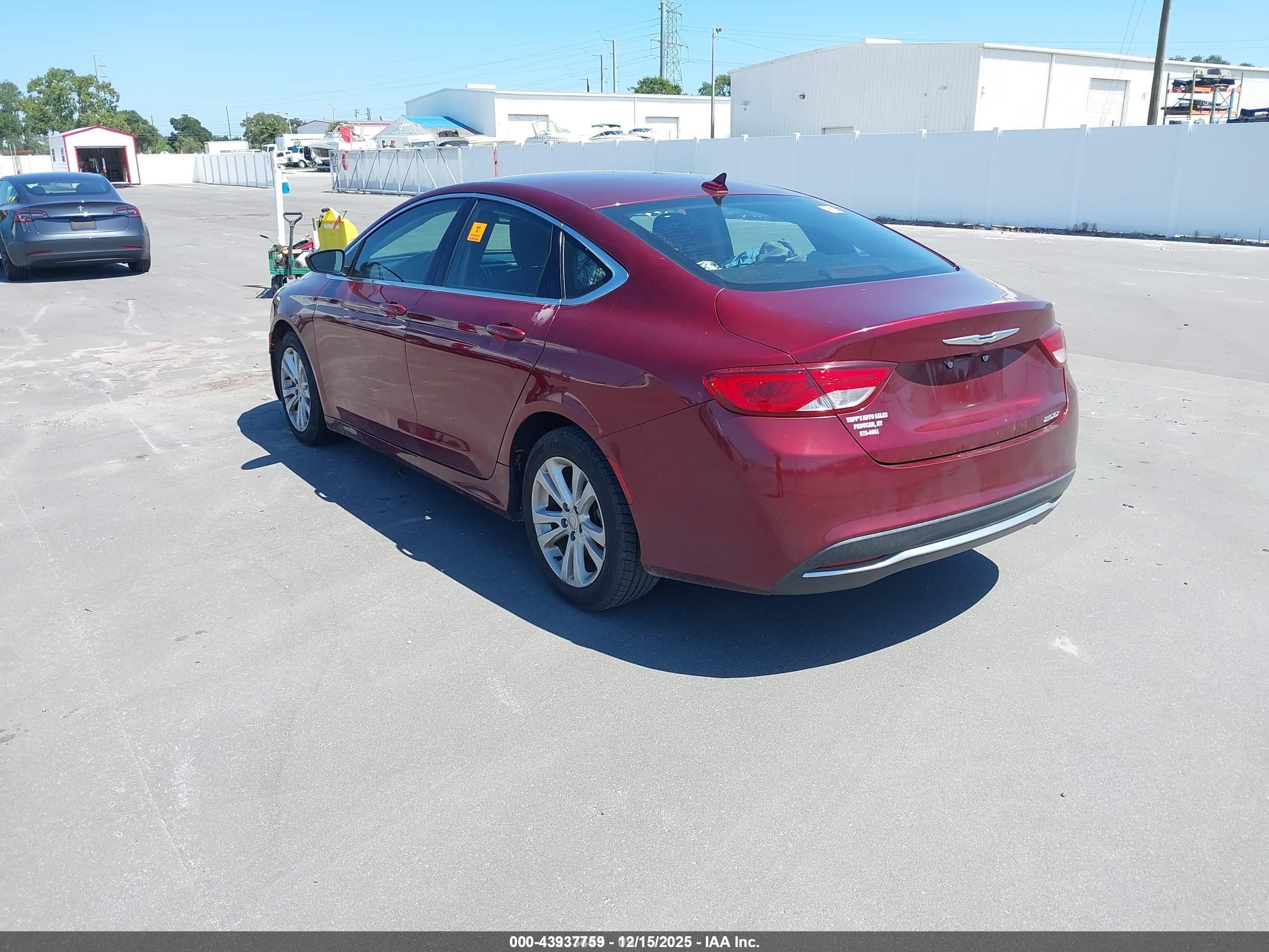 2015 Chrysler 200 Limited Красный vin: 1C3CCCAB6FN663000