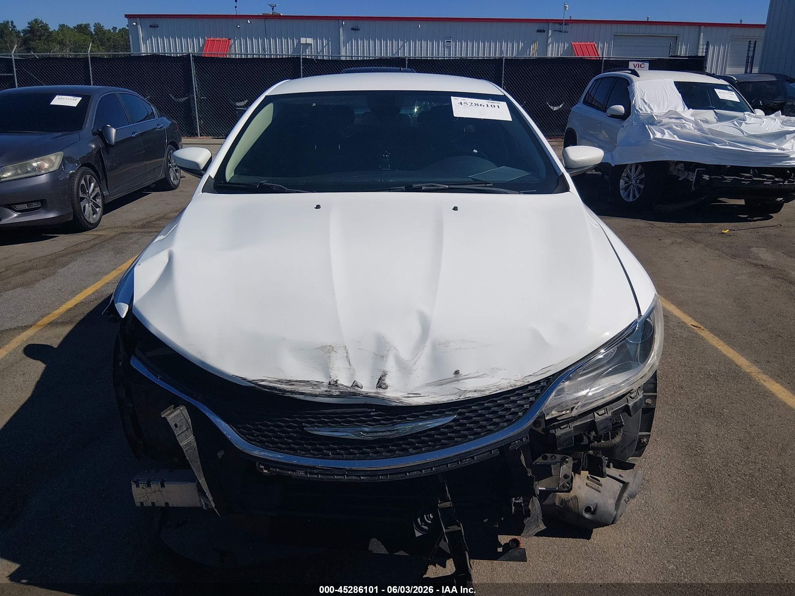 2015 Chrysler 200 Limited White vin: 1C3CCCAB6FN675342