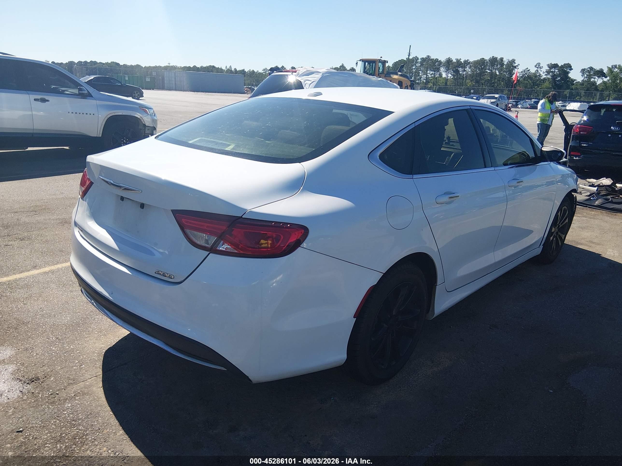 2015 Chrysler 200 Limited White vin: 1C3CCCAB6FN675342