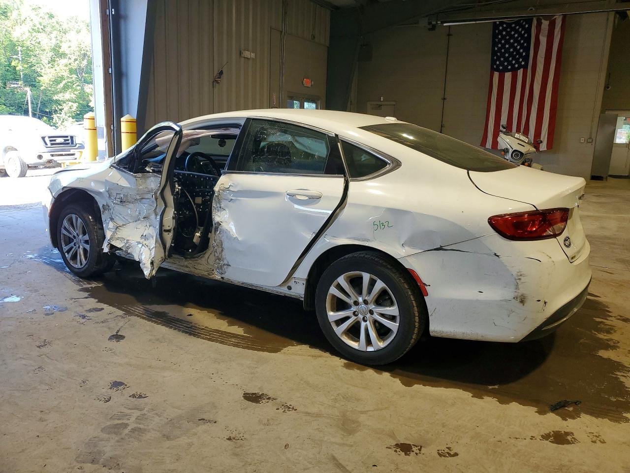 2015 Chrysler 200 Limited White vin: 1C3CCCAB6FN705195