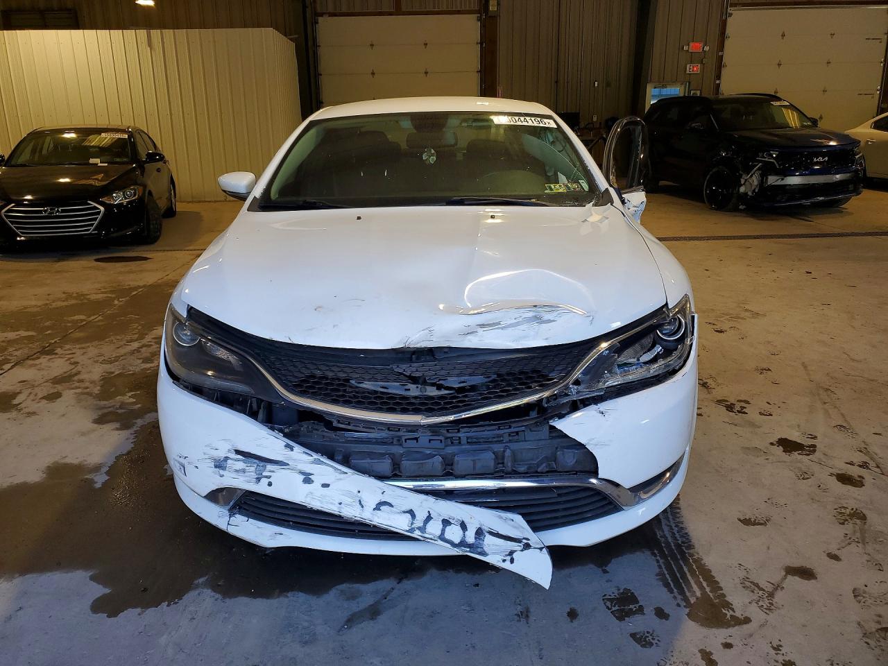 2015 Chrysler 200 Limited White vin: 1C3CCCAB6FN705195