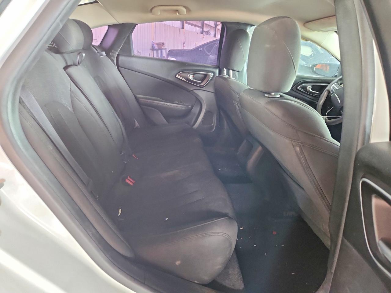 2015 Chrysler 200 Limited White vin: 1C3CCCAB6FN715841