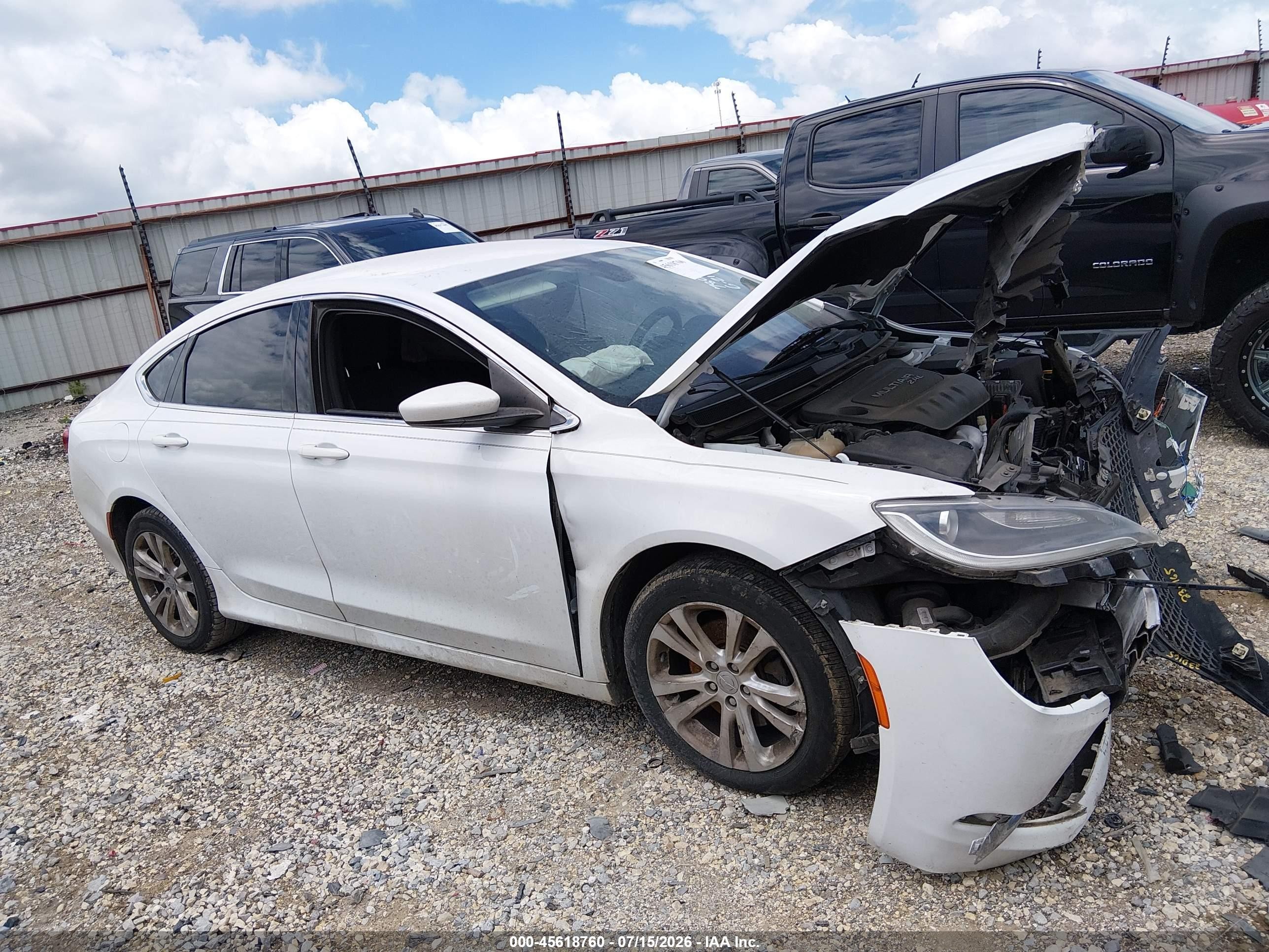 2016 Chrysler 200 Limited White vin: 1C3CCCAB6GN137807