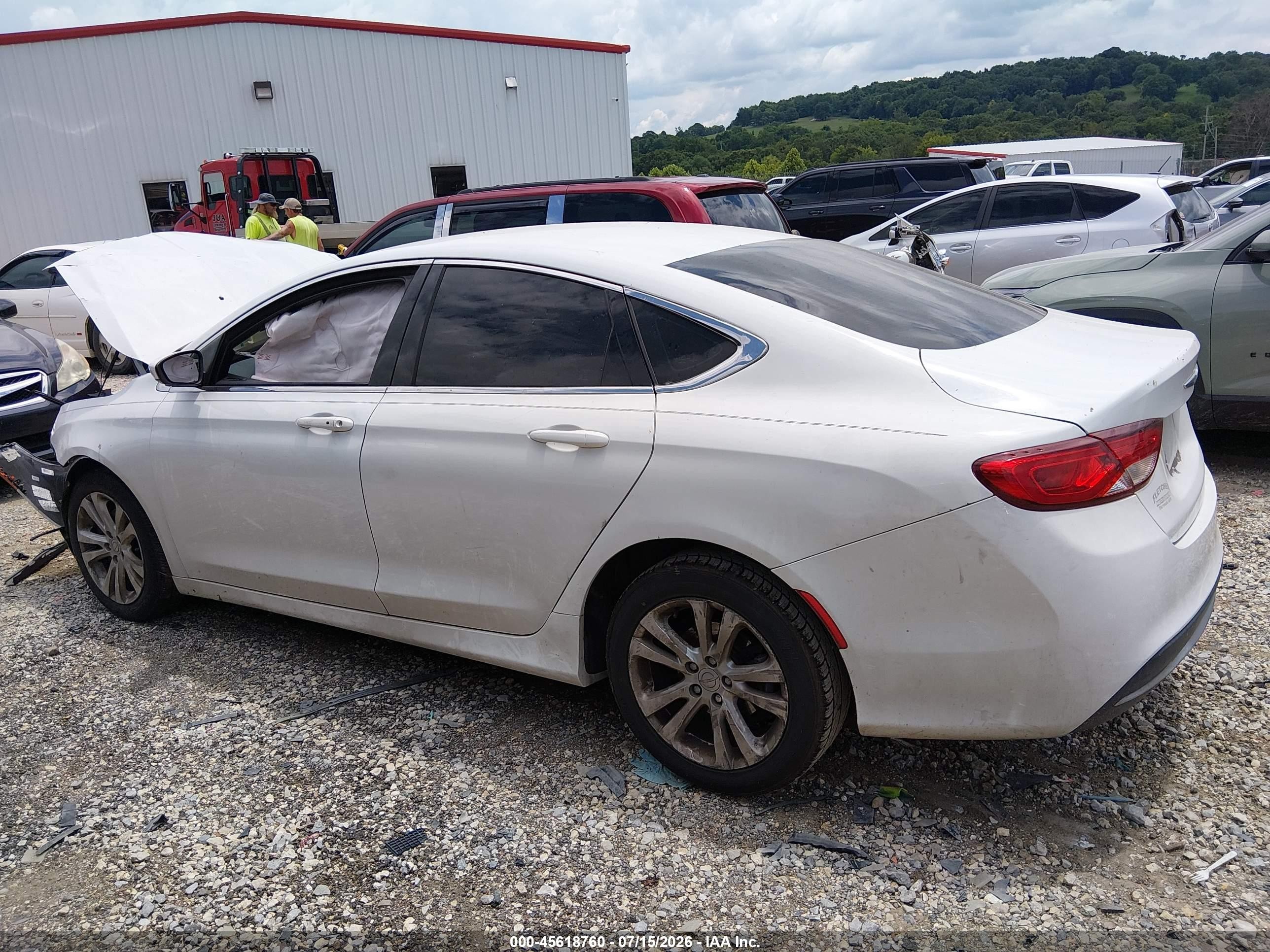 2016 Chrysler 200 Limited White vin: 1C3CCCAB6GN137807