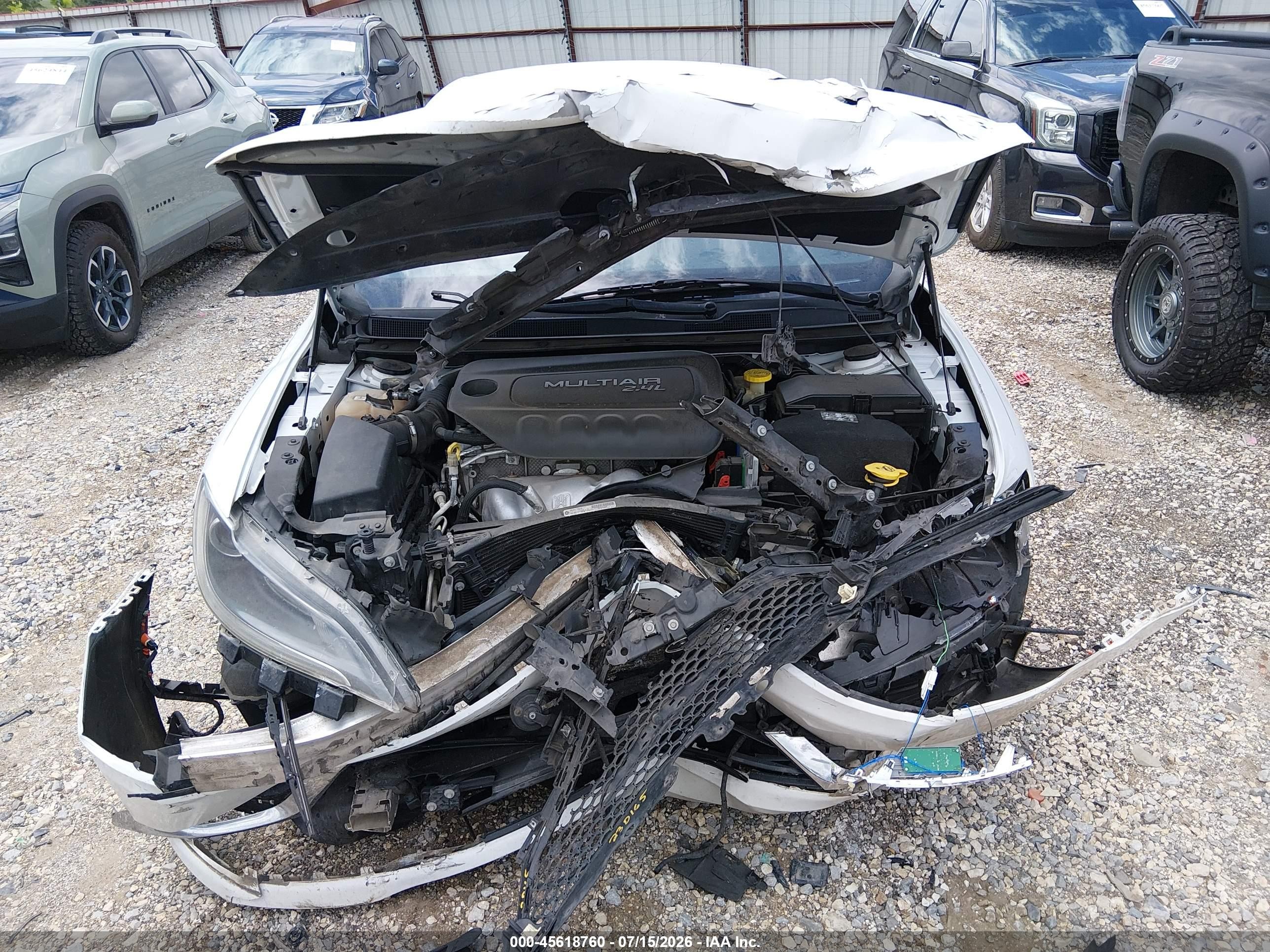 2016 Chrysler 200 Limited White vin: 1C3CCCAB6GN137807