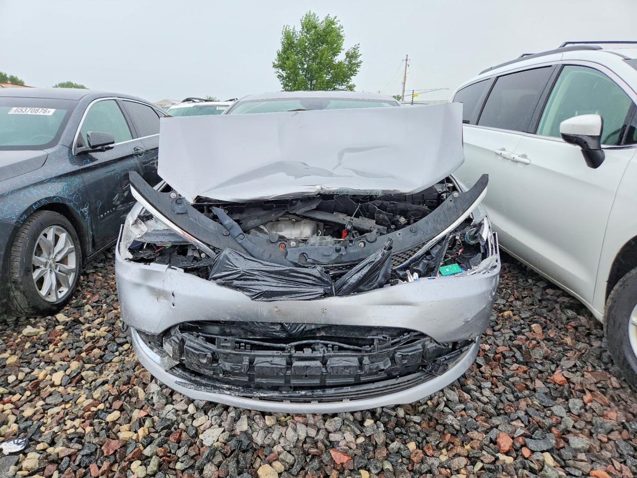 2015 Chrysler 200 Limited Silver vin: 1C3CCCAB7FN536871