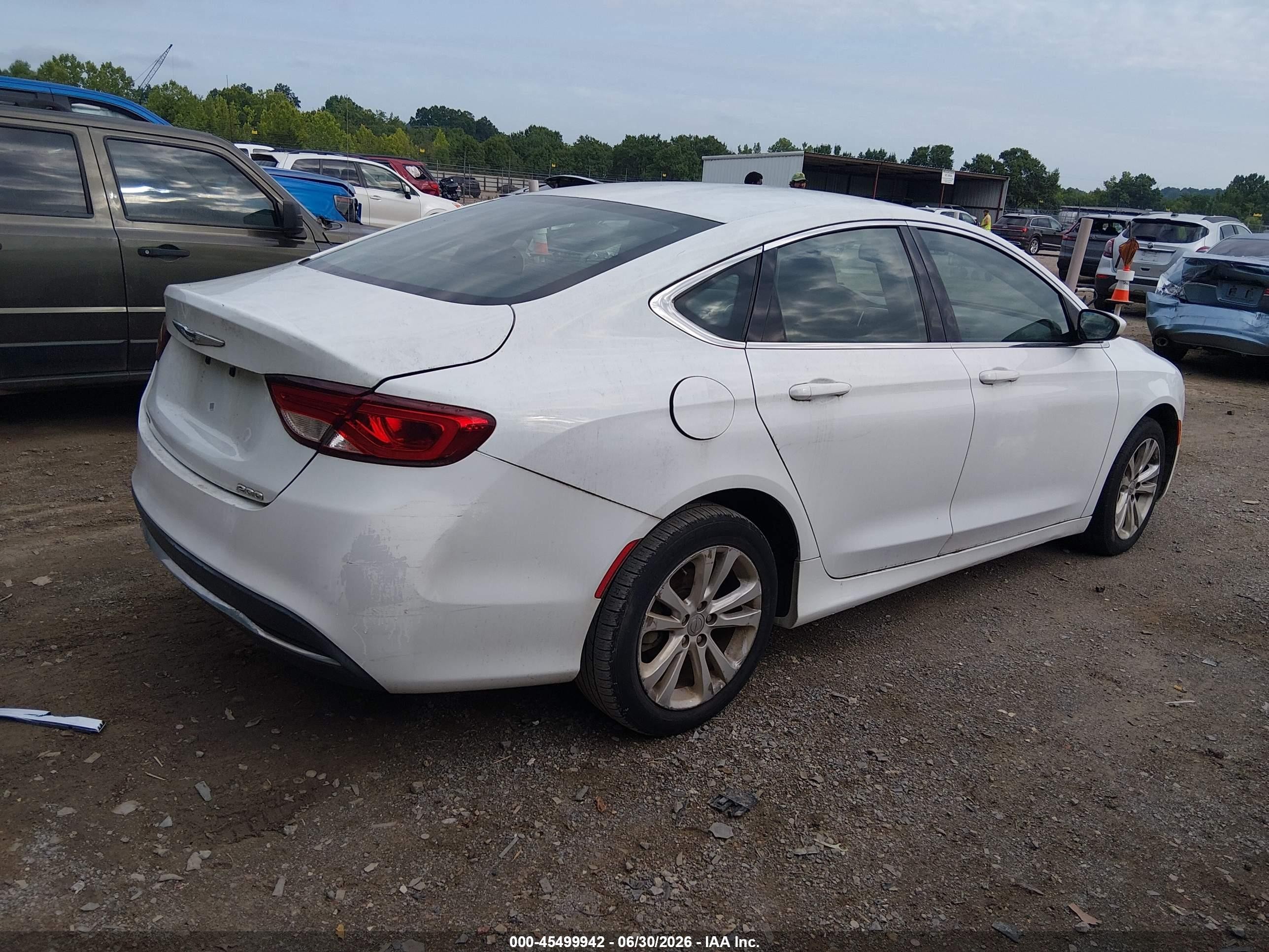 2015 Chrysler 200 Limited White vin: 1C3CCCAB7FN584547