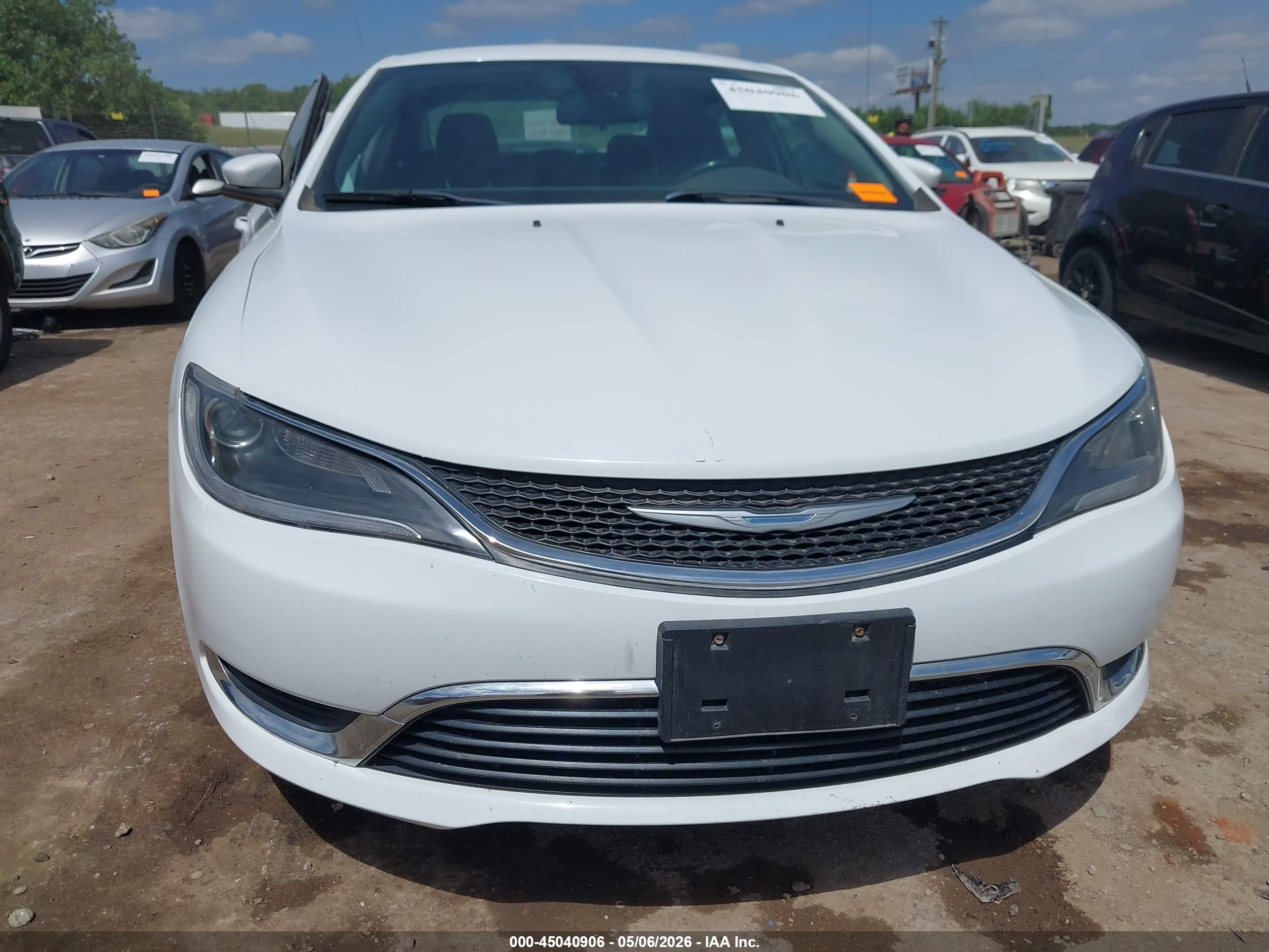 2015 Chrysler 200 Limited White vin: 1C3CCCAB7FN591286