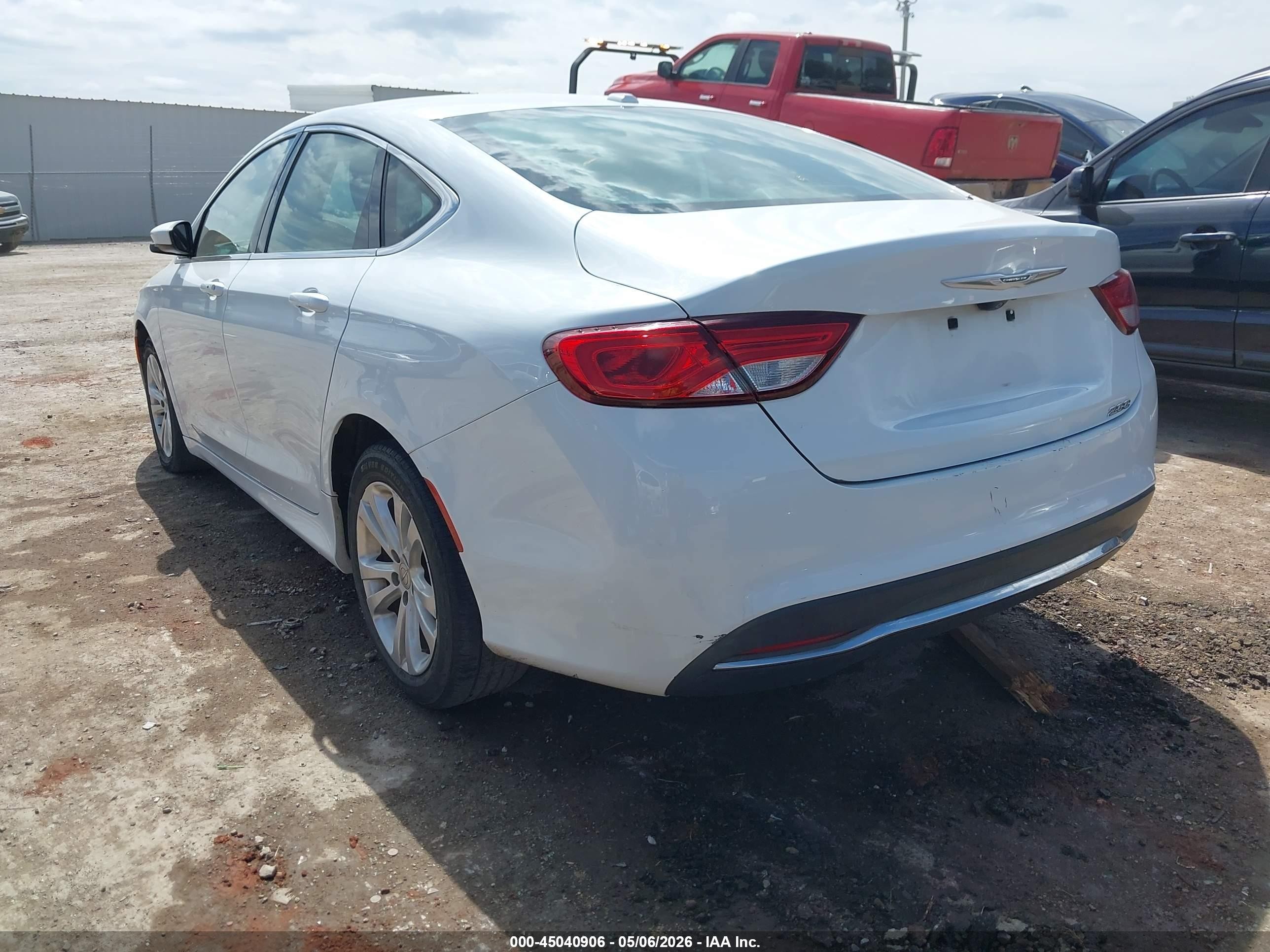 2015 Chrysler 200 Limited White vin: 1C3CCCAB7FN591286