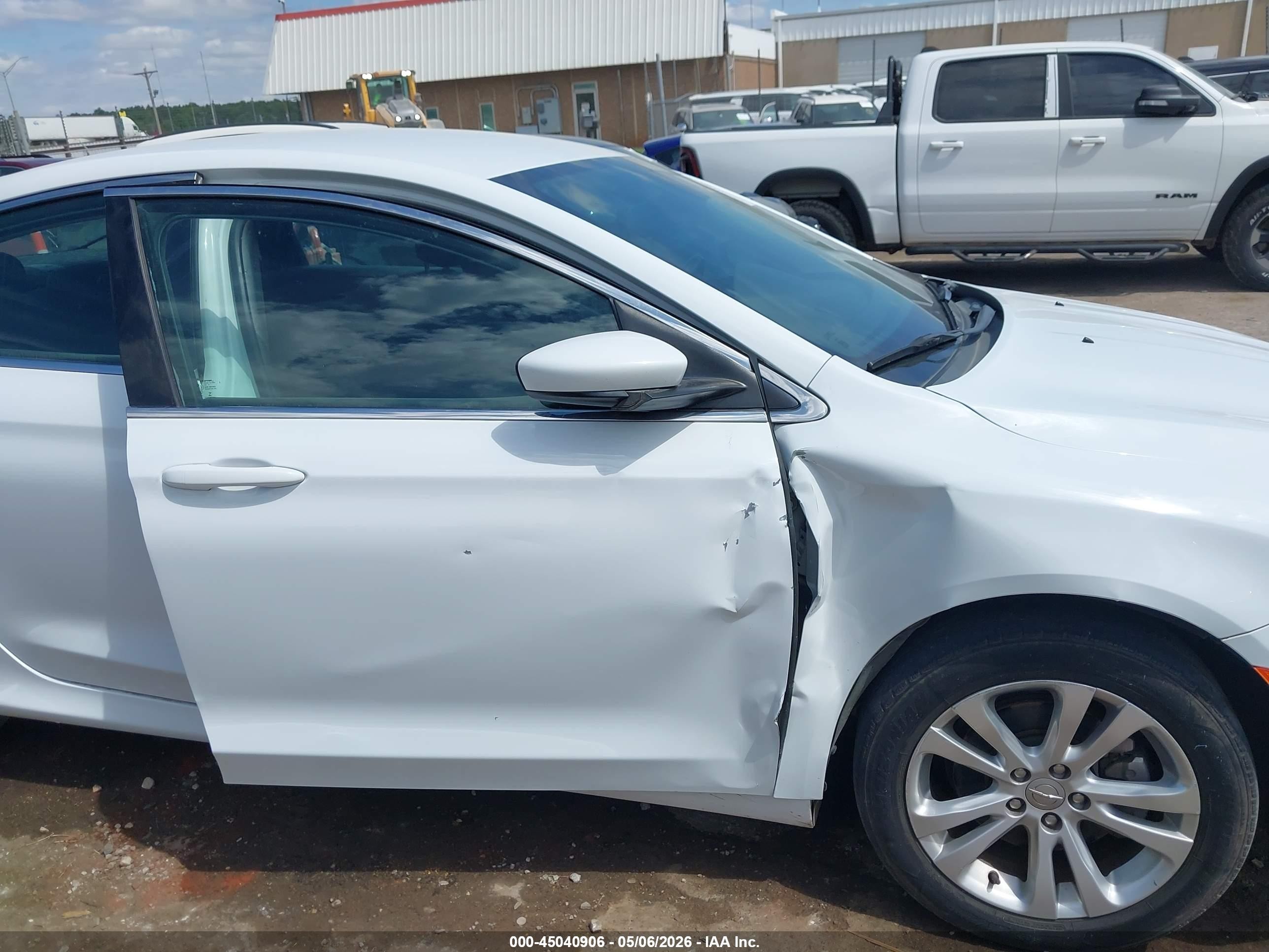 2015 Chrysler 200 Limited White vin: 1C3CCCAB7FN591286