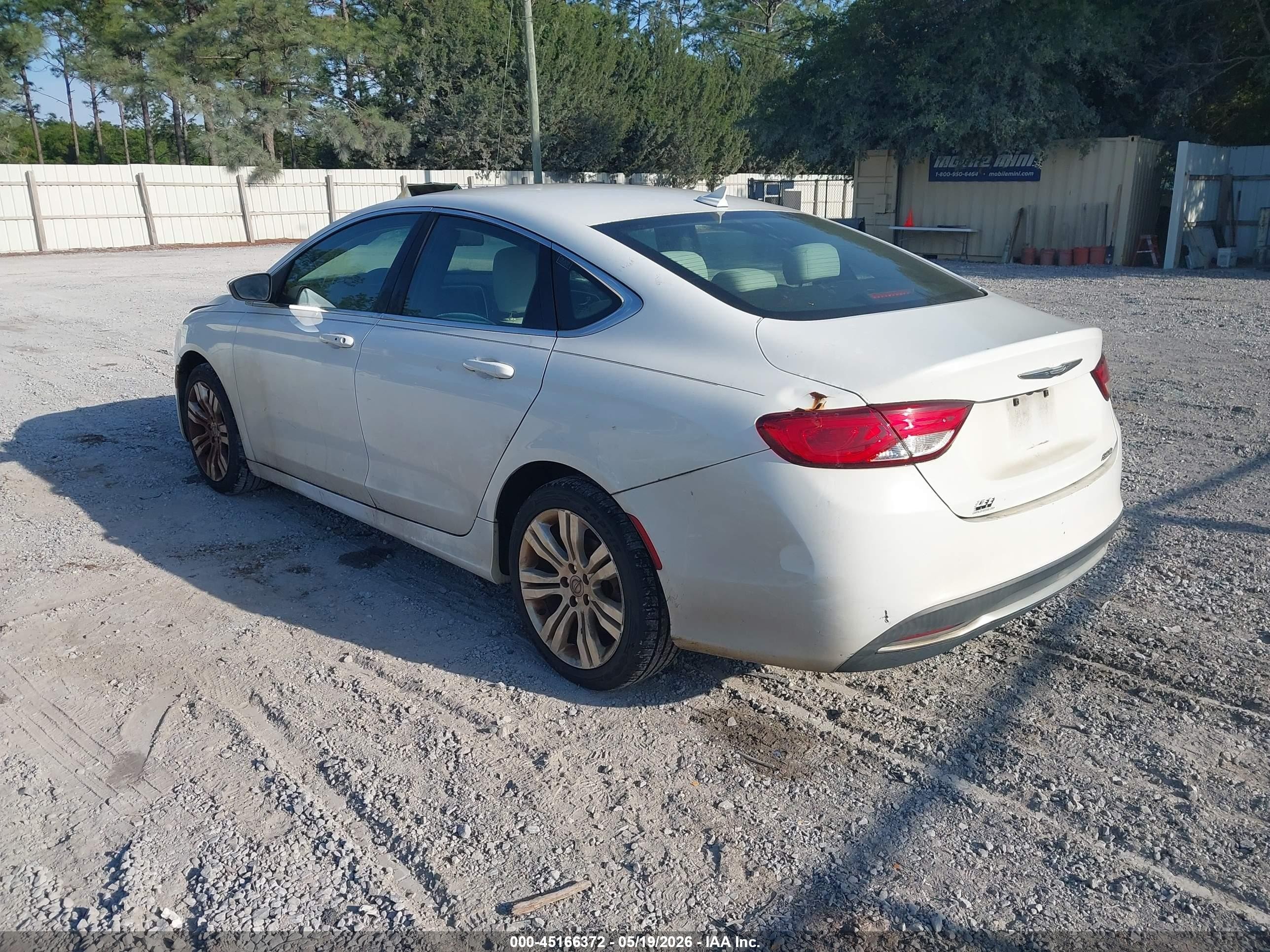2015 Chrysler 200 Limited White vin: 1C3CCCAB7FN597850