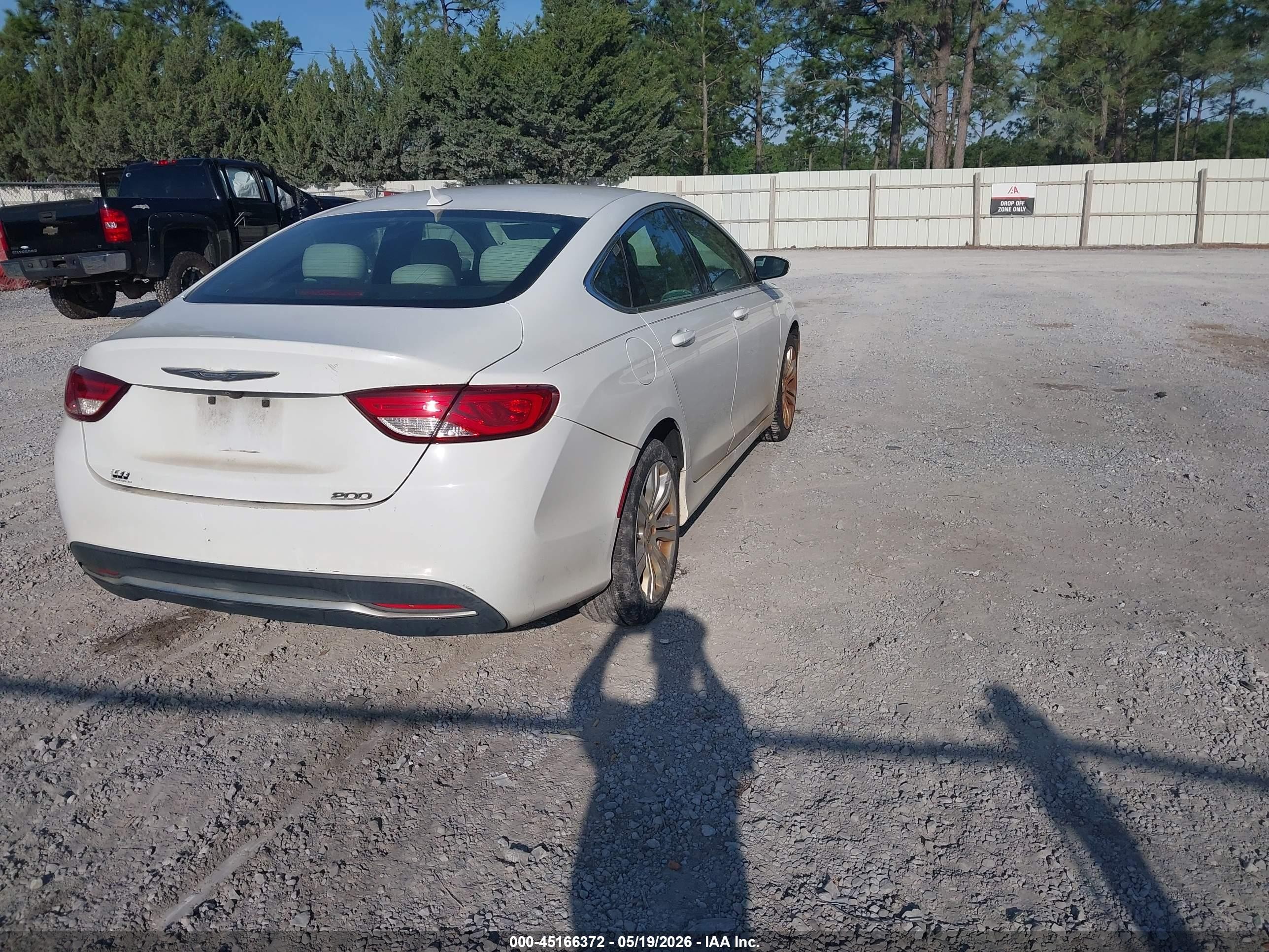 2015 Chrysler 200 Limited White vin: 1C3CCCAB7FN597850