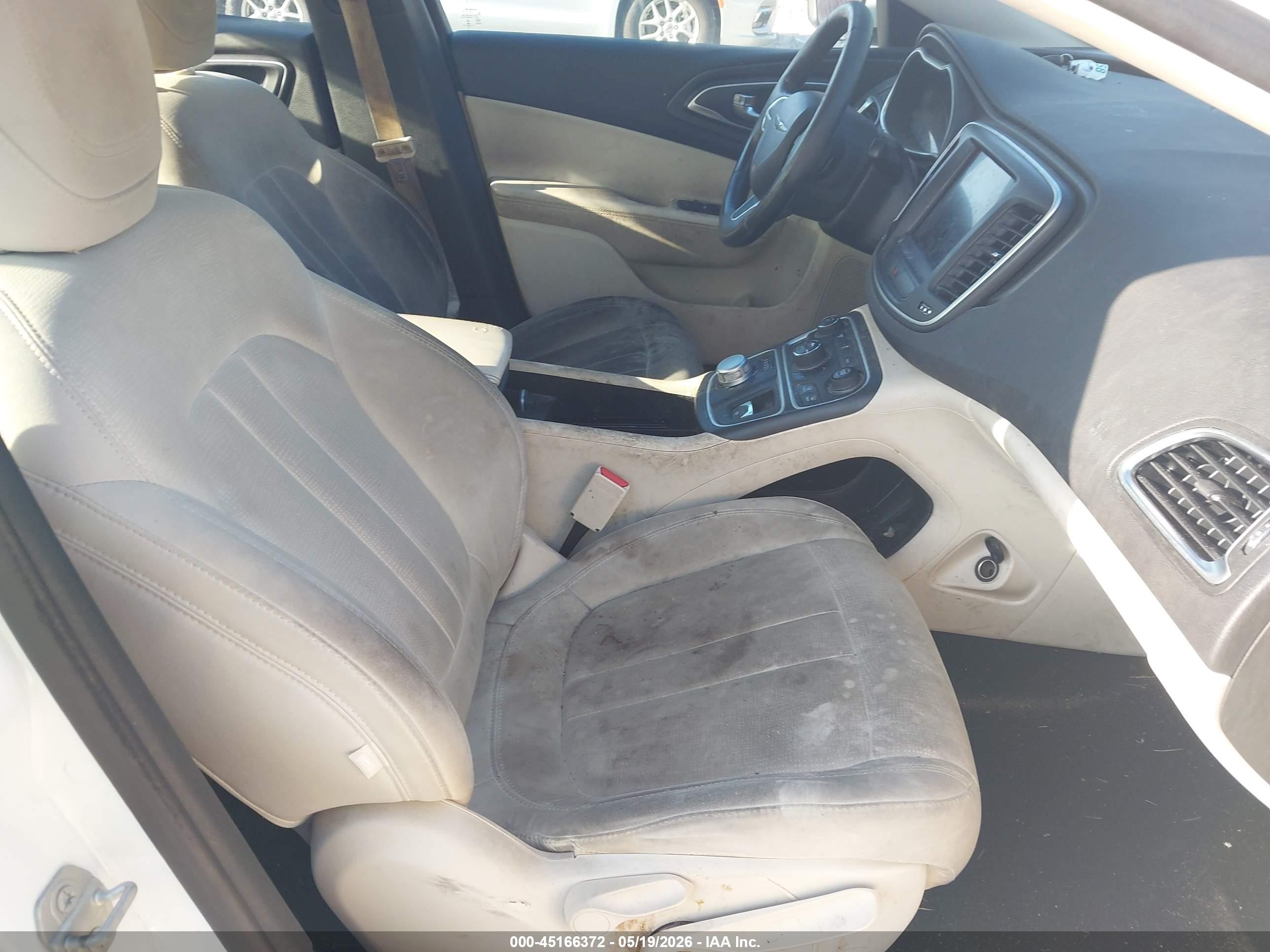 2015 Chrysler 200 Limited White vin: 1C3CCCAB7FN597850