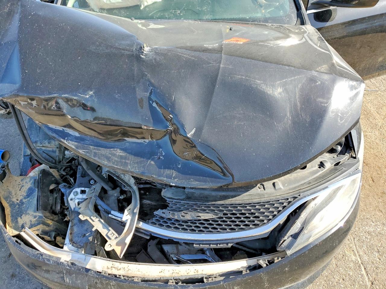 2015 Chrysler 200 Limited Черный vin: 1C3CCCAB7FN614985