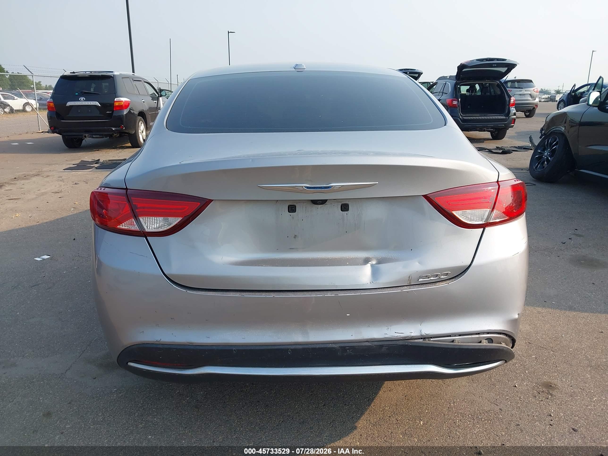 2015 Chrysler 200 Limited Silver vin: 1C3CCCAB7FN617305