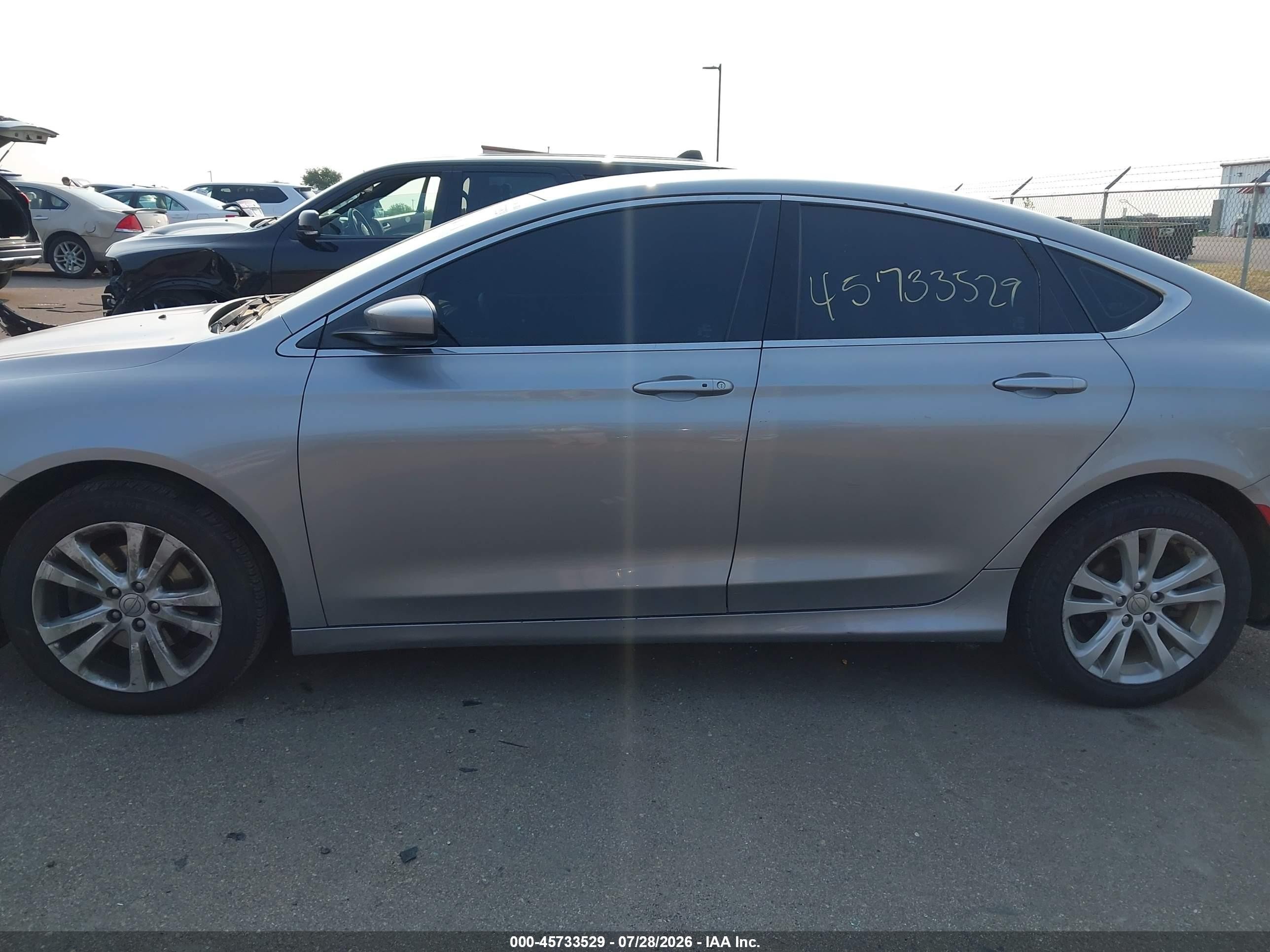2015 Chrysler 200 Limited Silver vin: 1C3CCCAB7FN617305