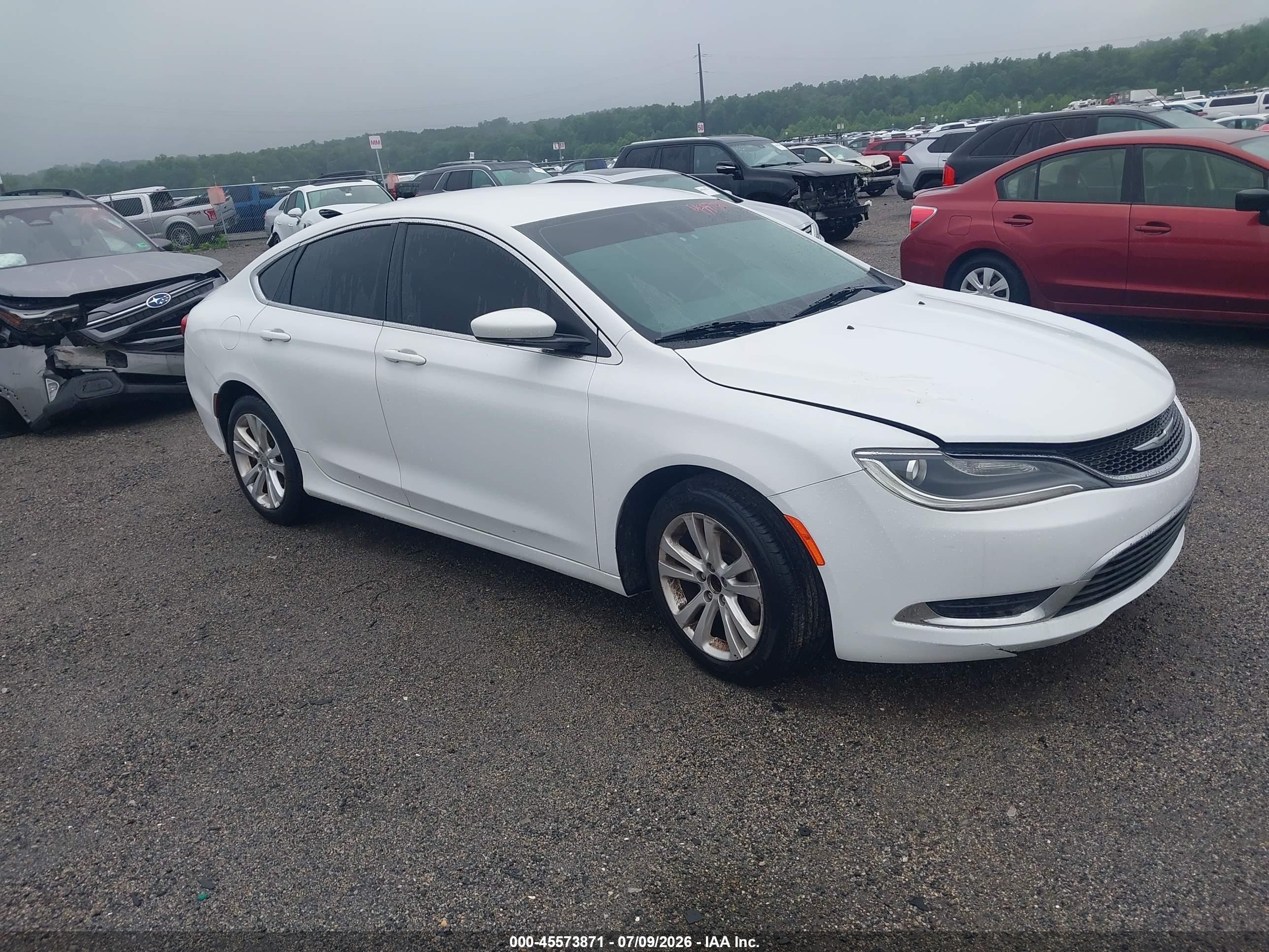 2015 Chrysler 200 Limited White vin: 1C3CCCAB7FN631611
