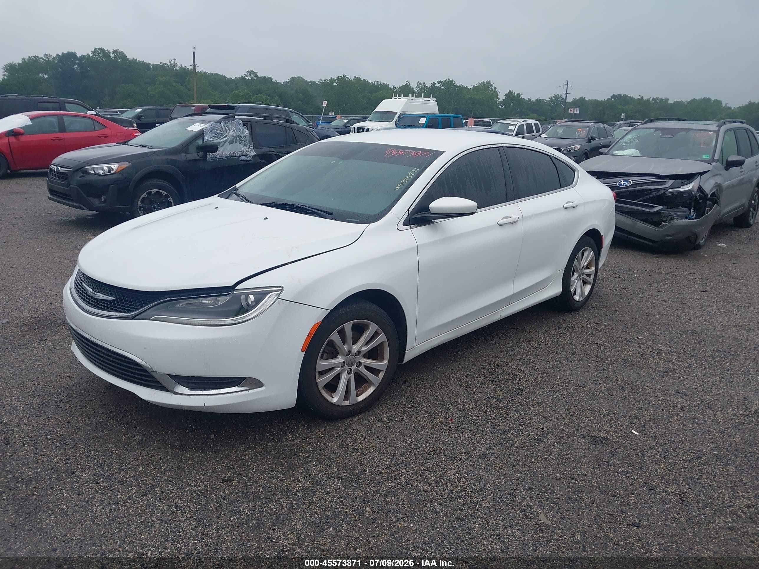 2015 Chrysler 200 Limited White vin: 1C3CCCAB7FN631611
