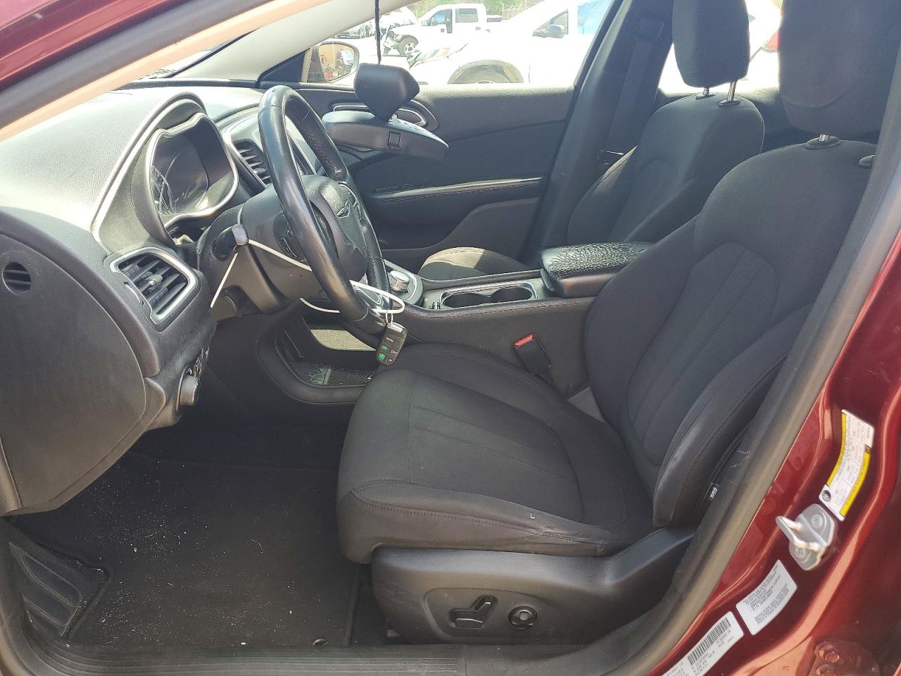 2015 Chrysler 200 Limited Burgundy vin: 1C3CCCAB7FN649333