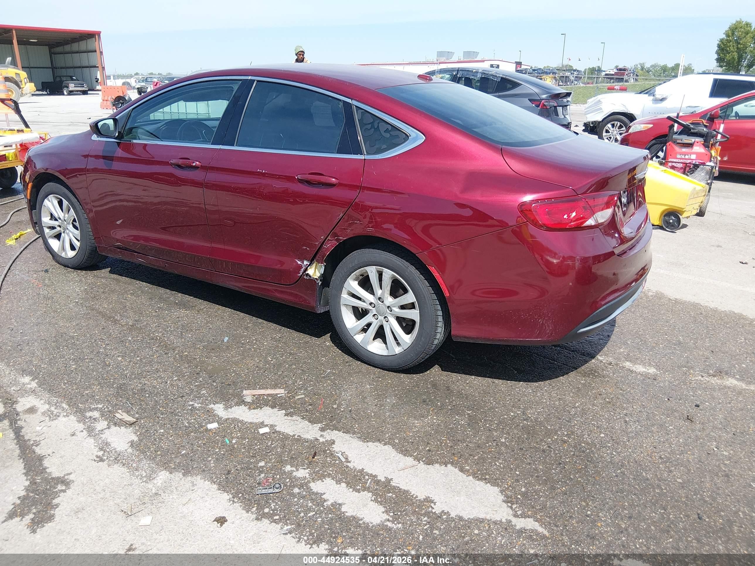 2015 Chrysler 200 Limited Red vin: 1C3CCCAB7FN660140