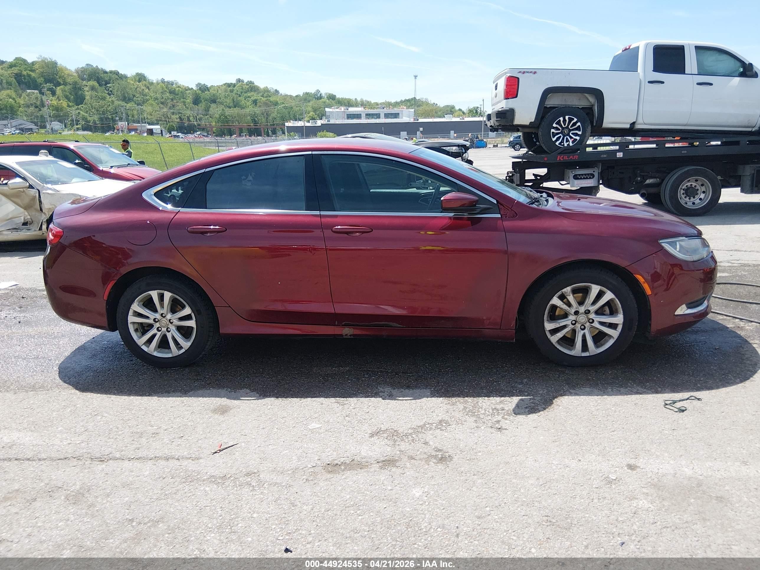 2015 Chrysler 200 Limited Red vin: 1C3CCCAB7FN660140