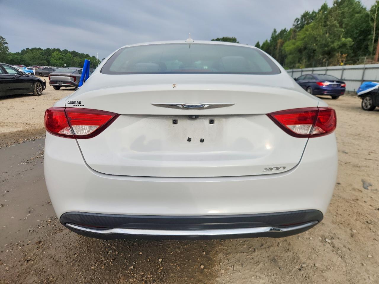 2015 Chrysler 200 Limited White vin: 1C3CCCAB7FN667492