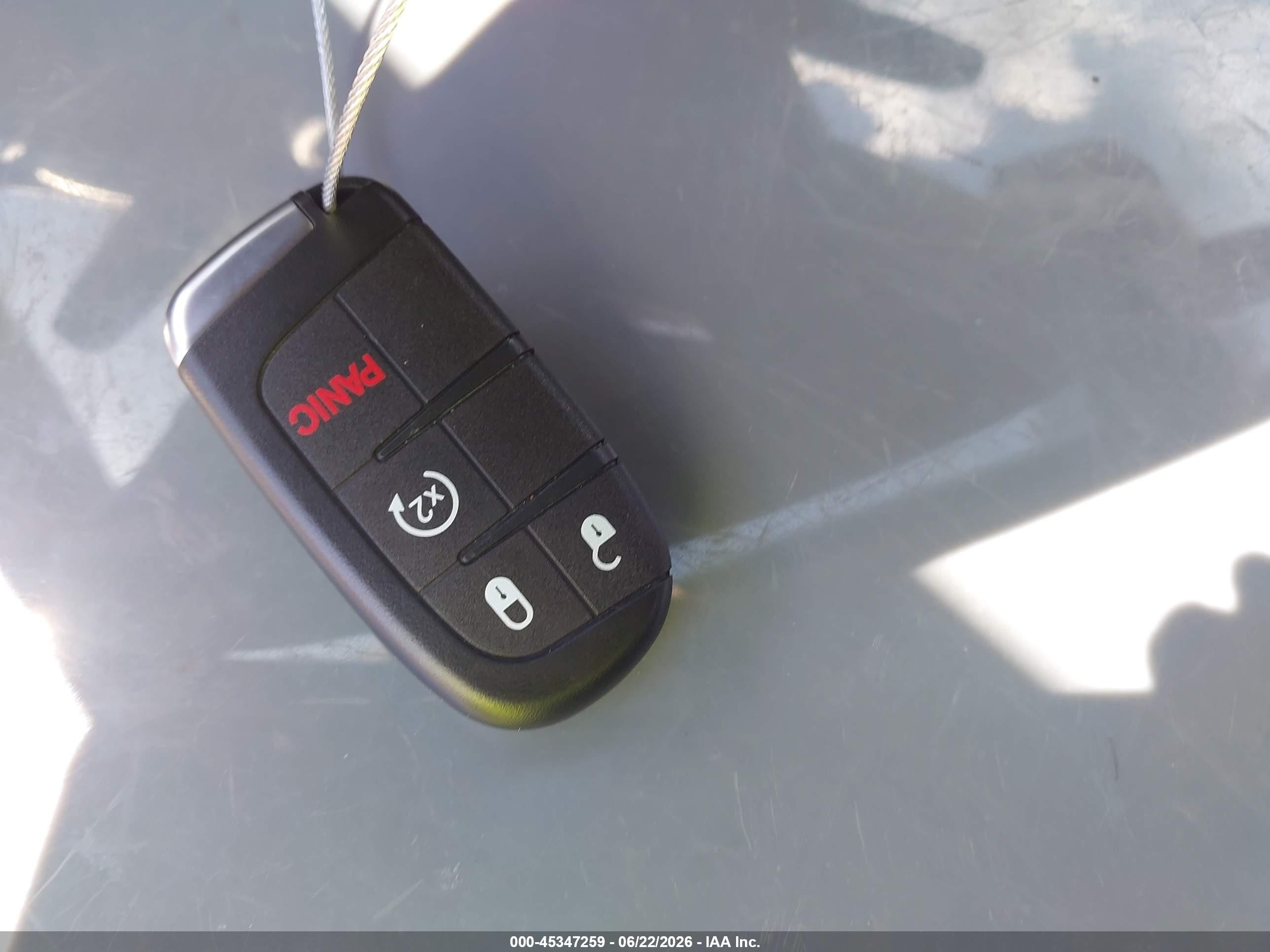 2015 Chrysler 200 Limited Серебряный vin: 1C3CCCAB7FN678315