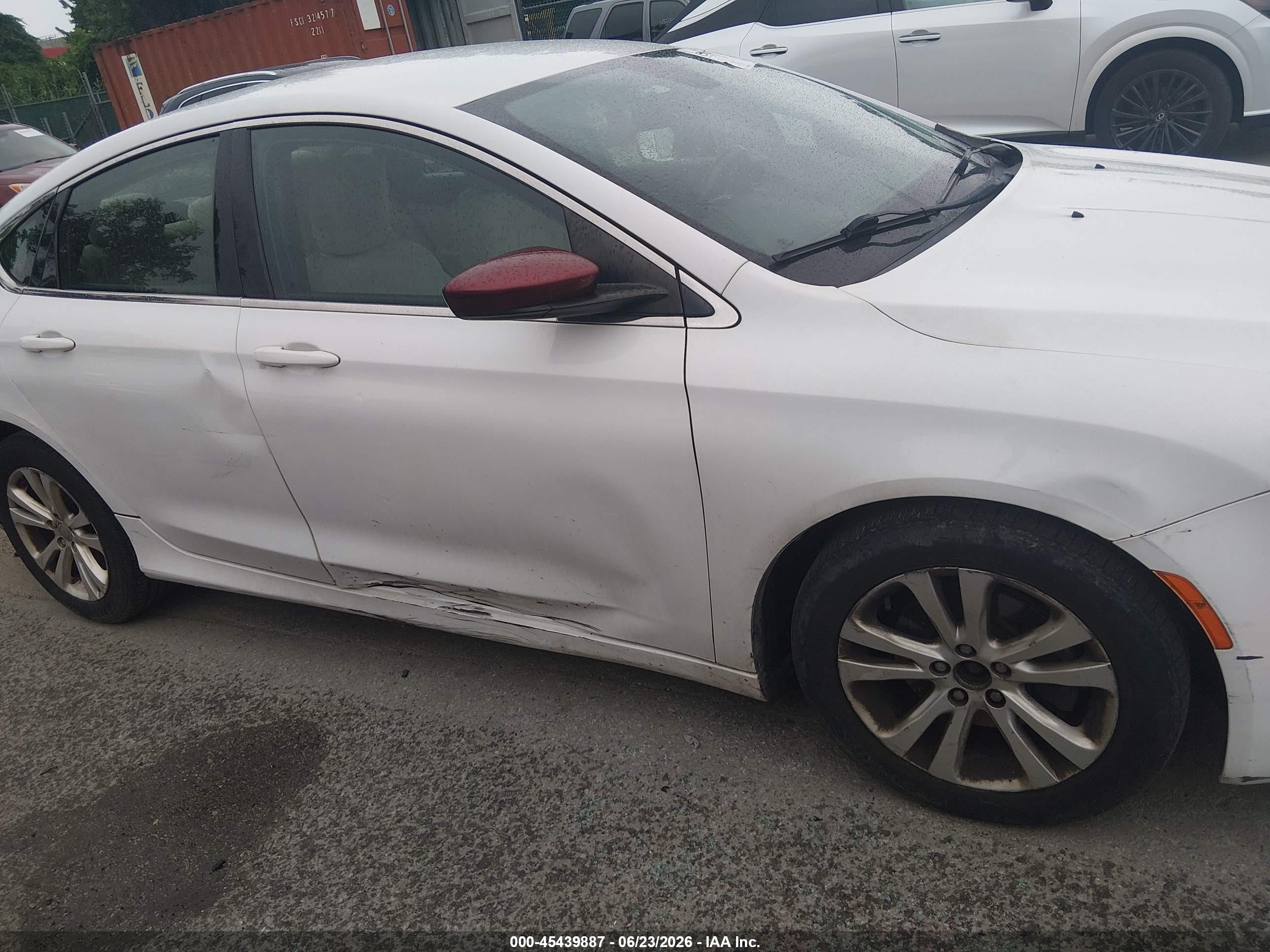 2015 Chrysler 200 Limited White vin: 1C3CCCAB7FN695972