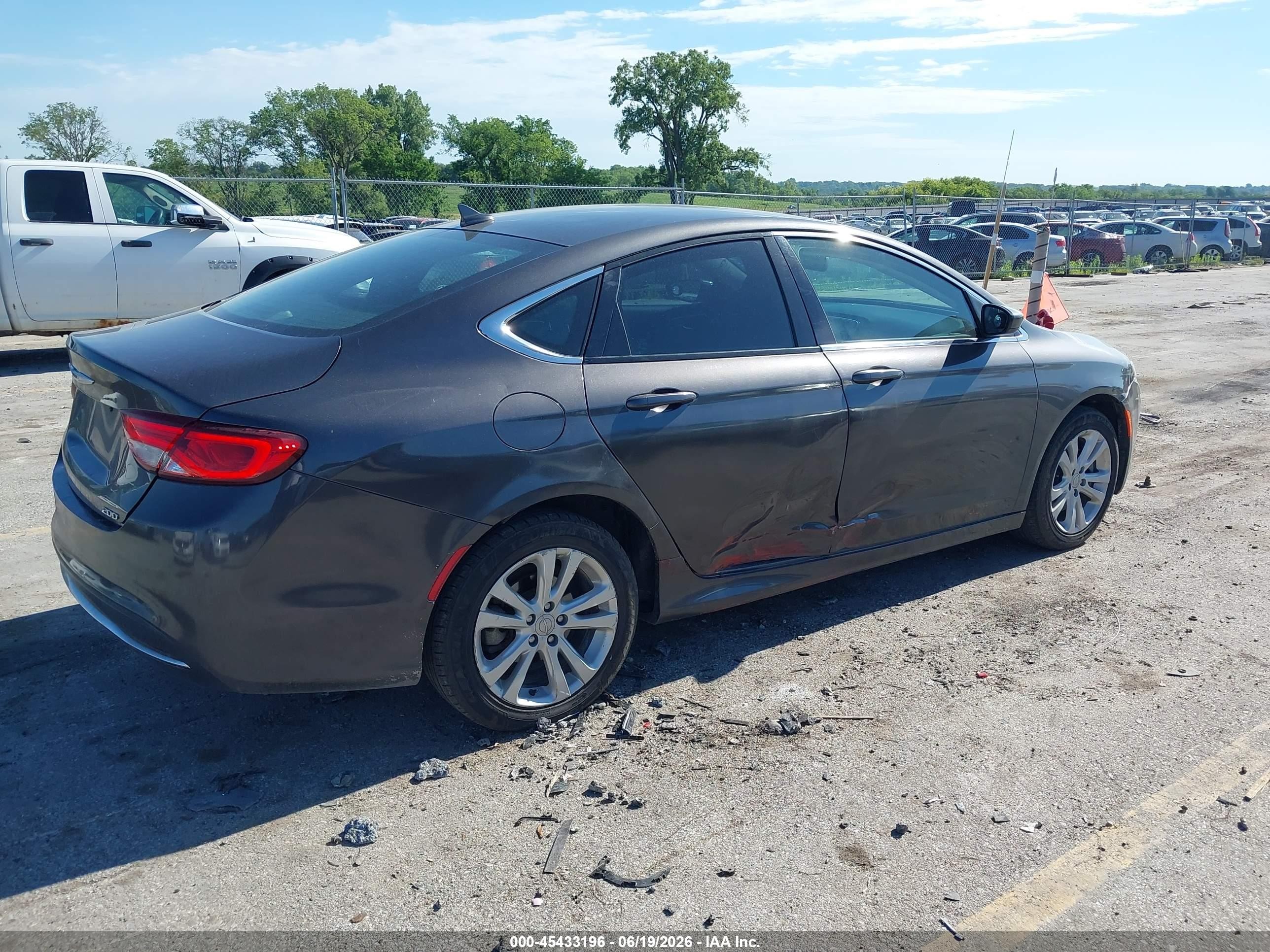 2015 Chrysler 200 Limited Gray vin: 1C3CCCAB7FN711412