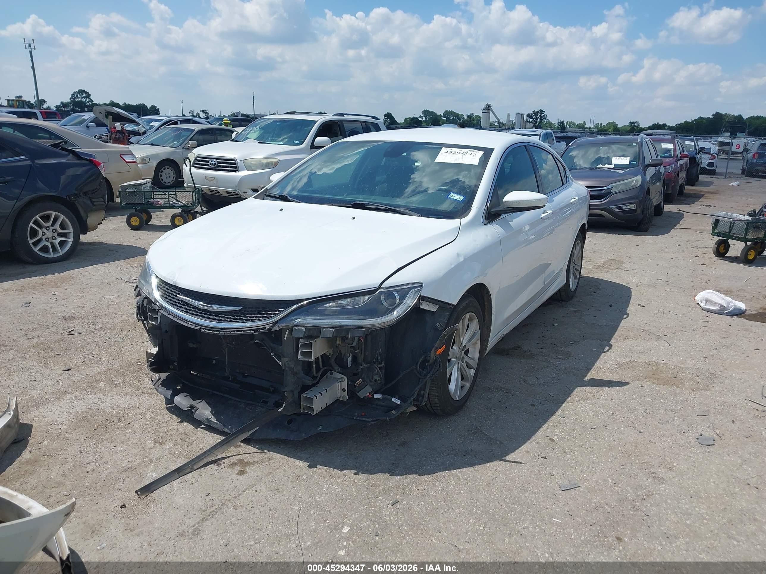 2015 Chrysler 200 Limited White vin: 1C3CCCAB7FN719266